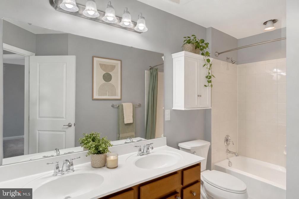 FIELDCREST - Residential