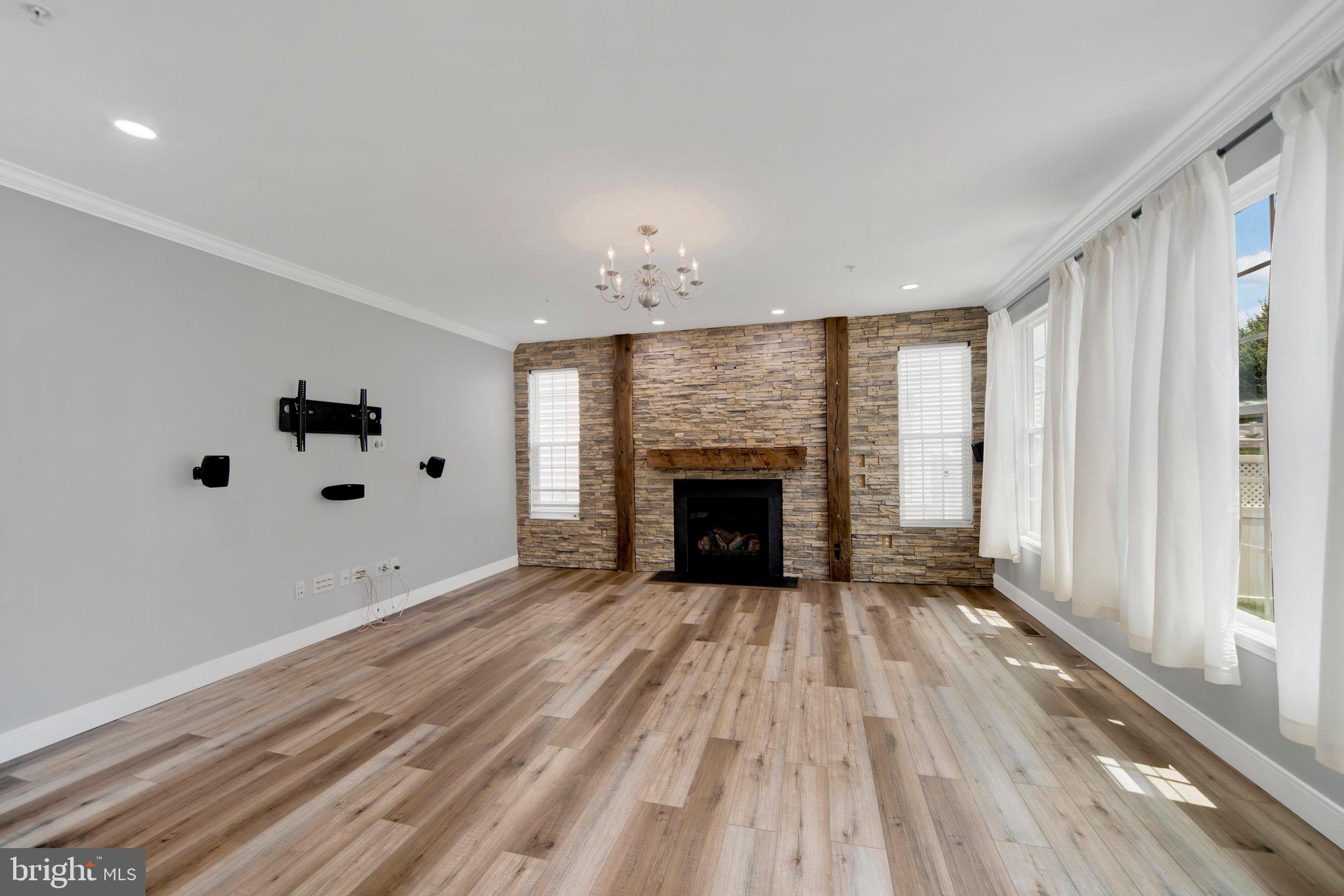FIELDCREST - Residential
