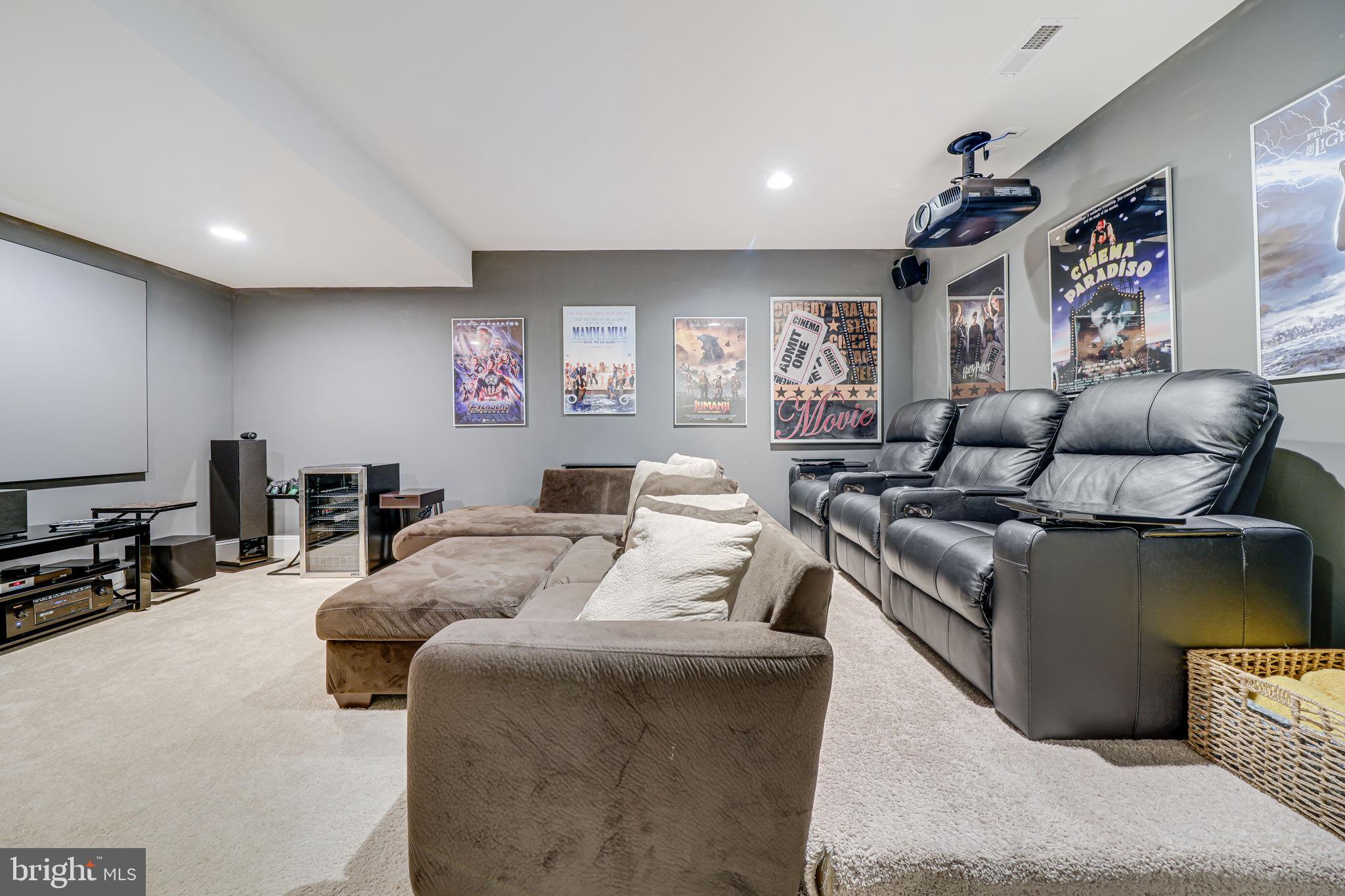 MANOR RIDGE - Residential
