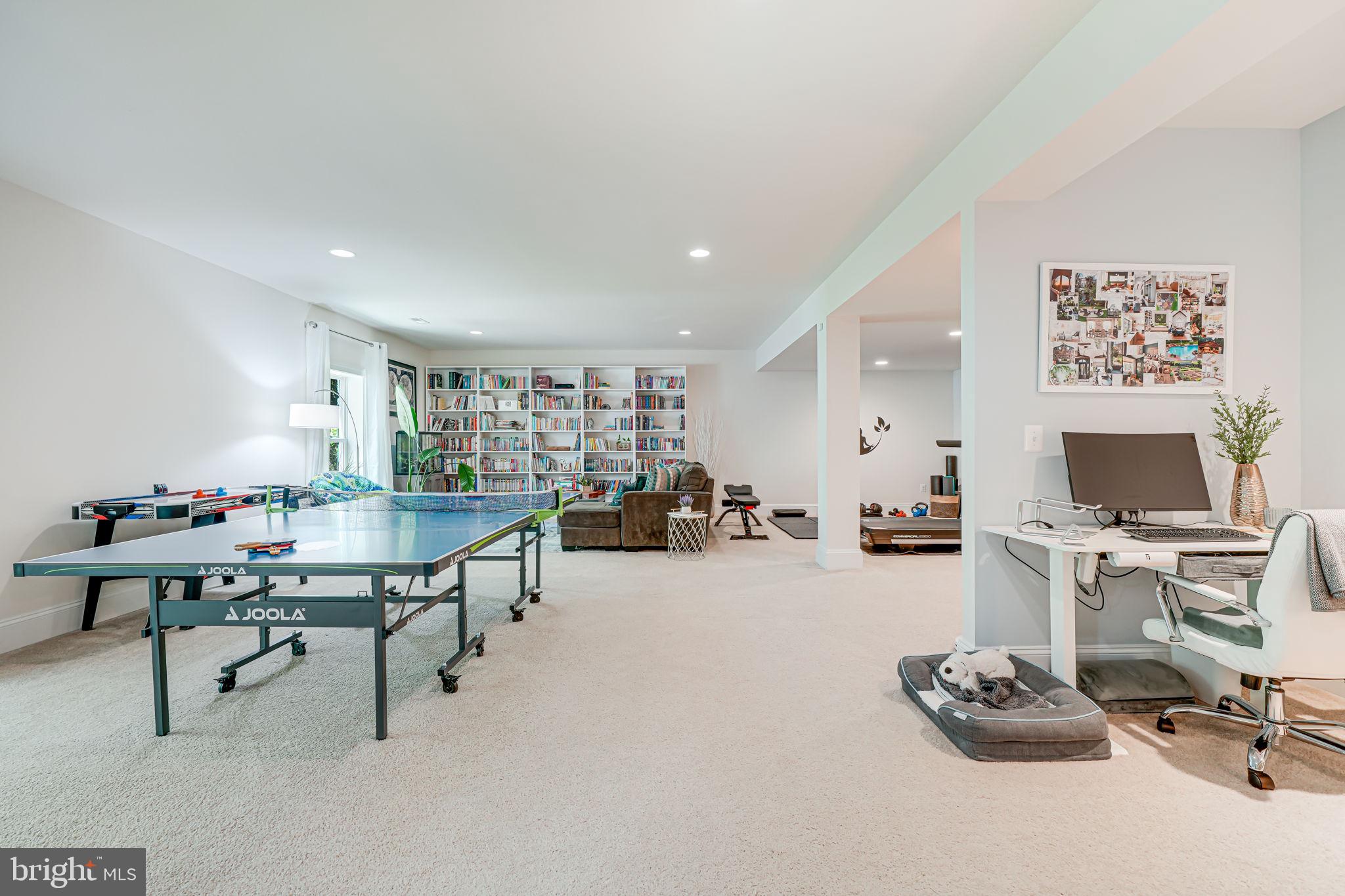 MANOR RIDGE - Residential