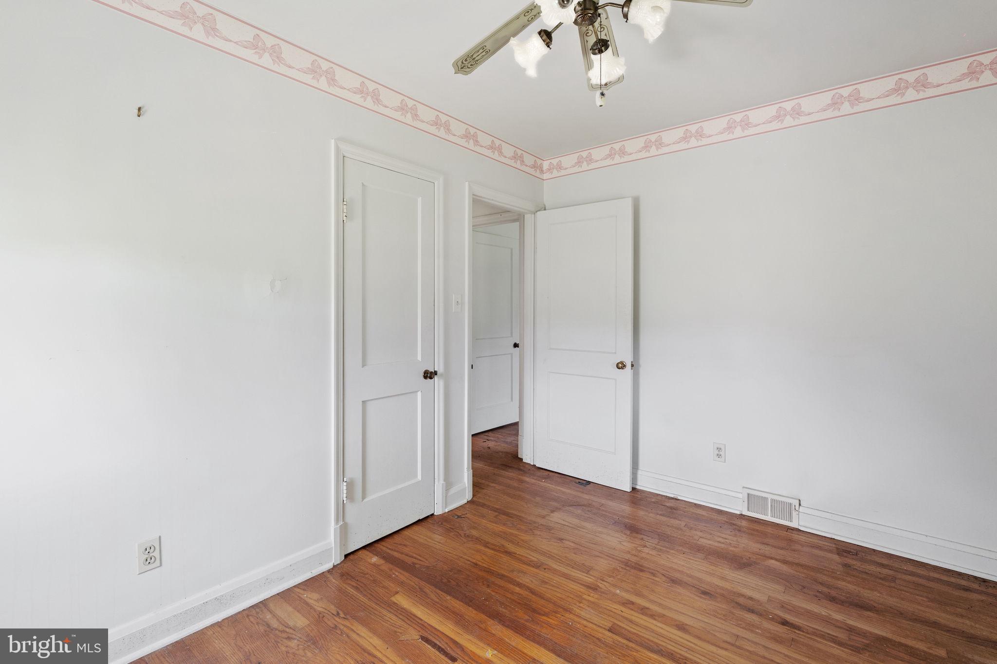 KINGSVILLE - Residential