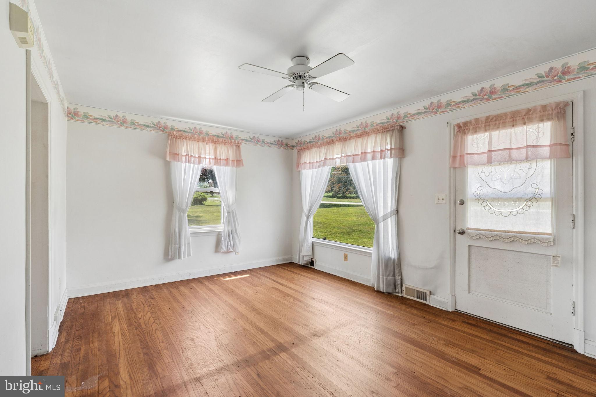 KINGSVILLE - Residential