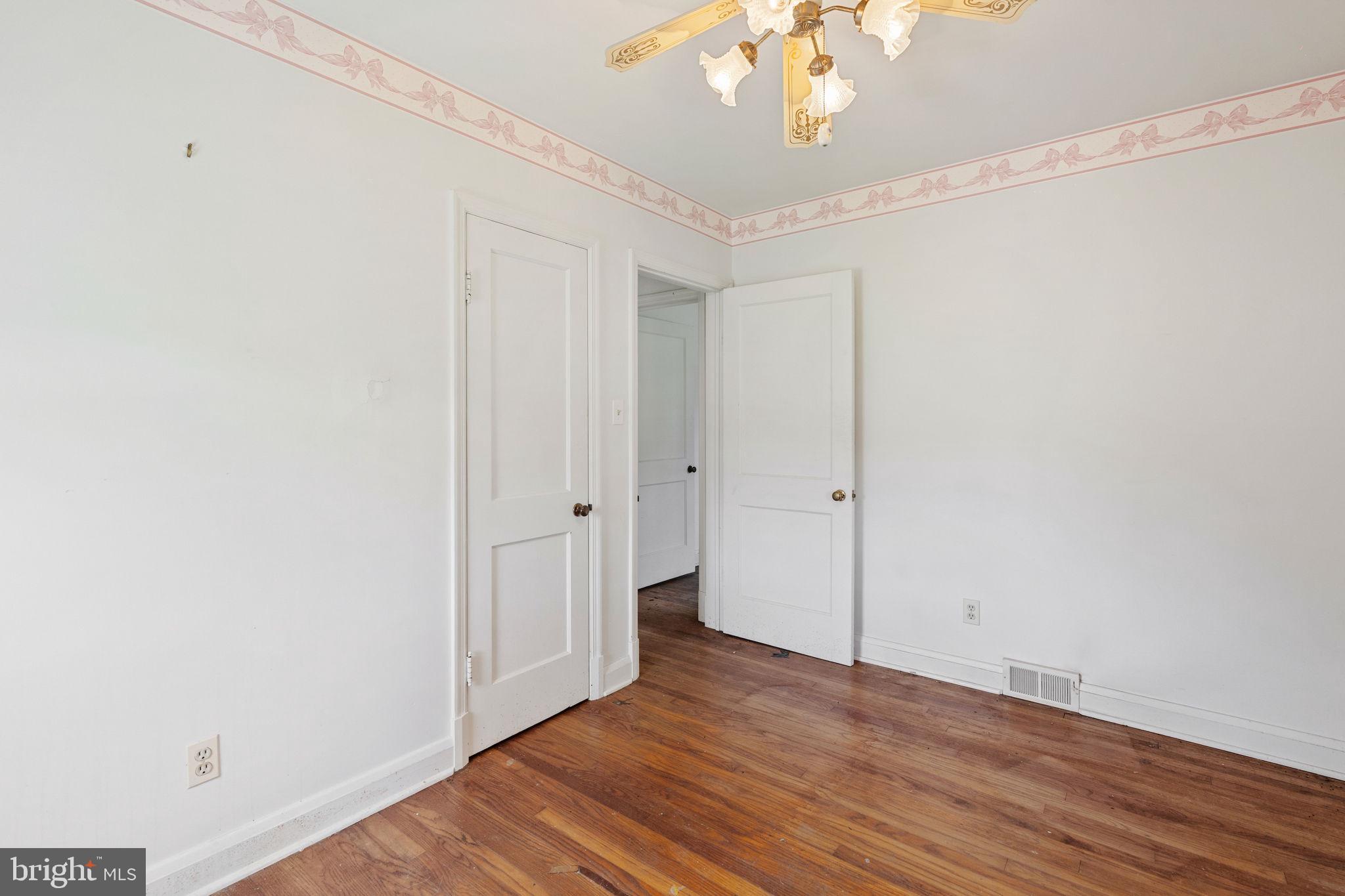 KINGSVILLE - Residential