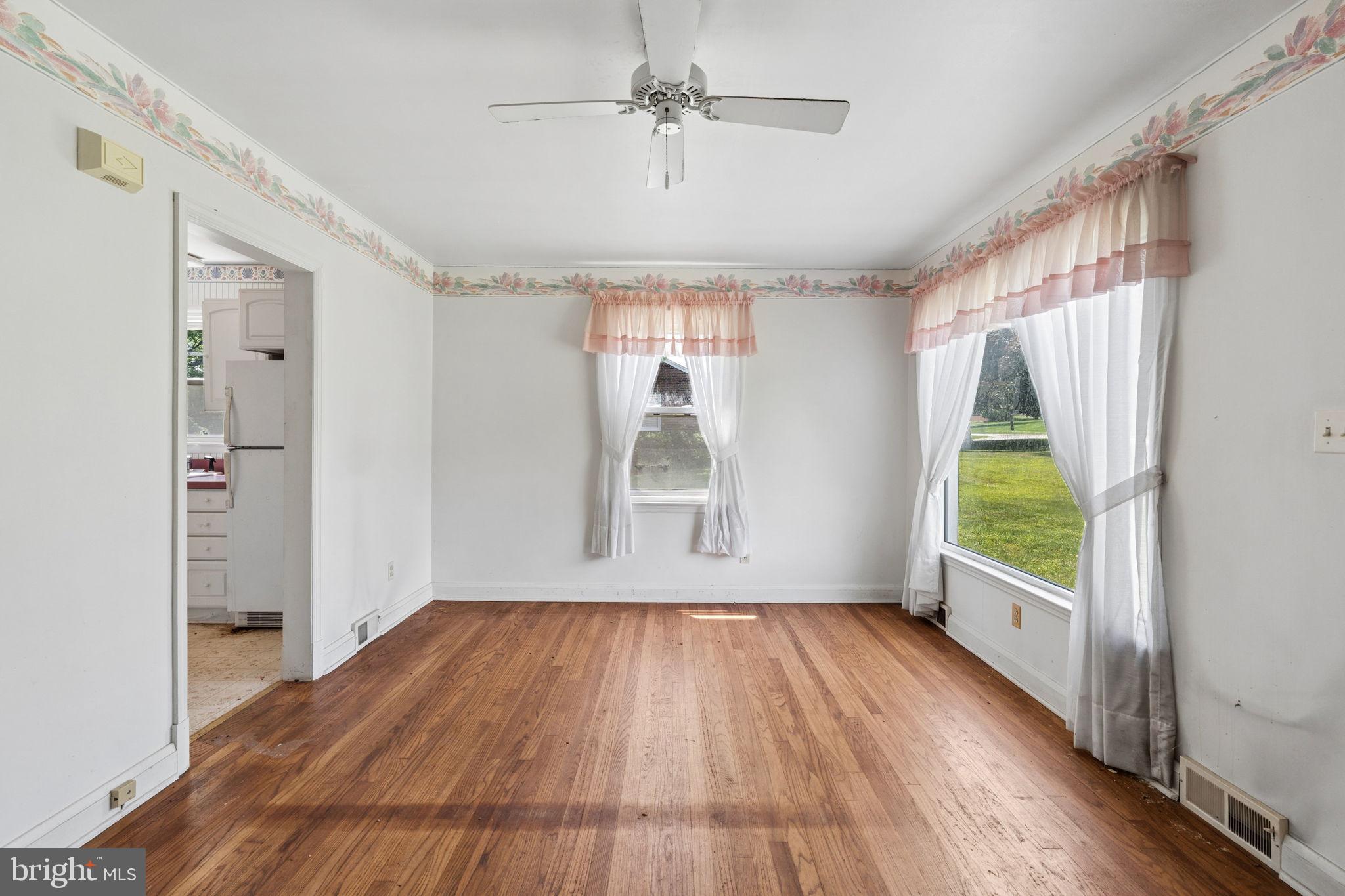 KINGSVILLE - Residential