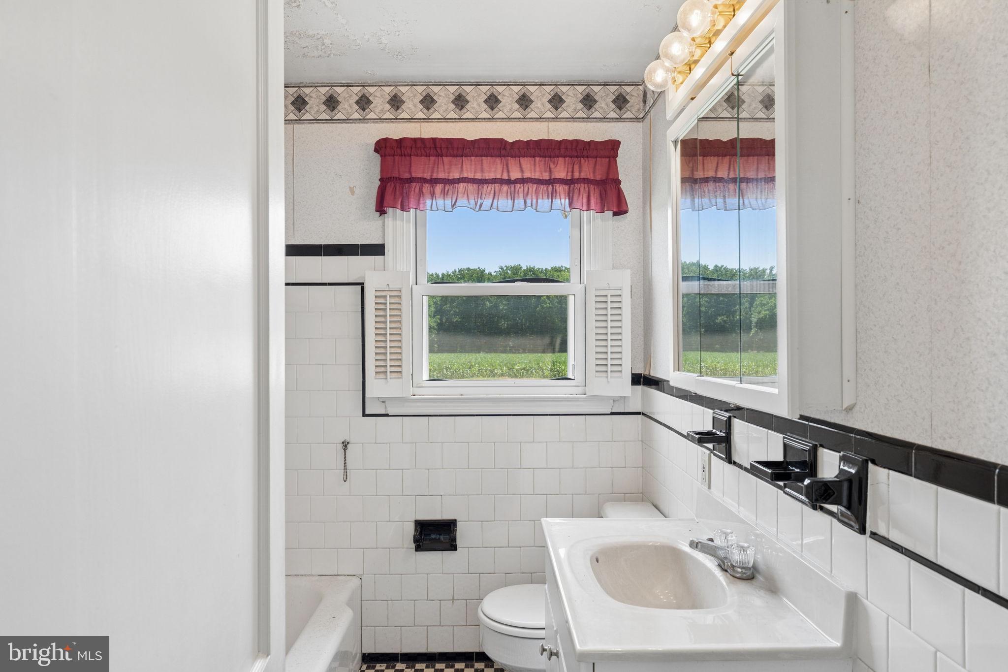 KINGSVILLE - Residential