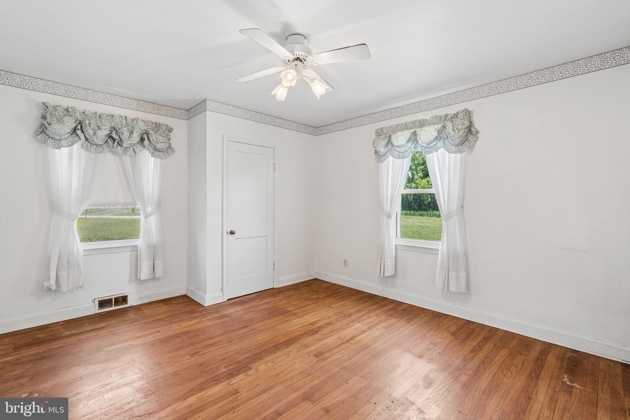 KINGSVILLE - Residential