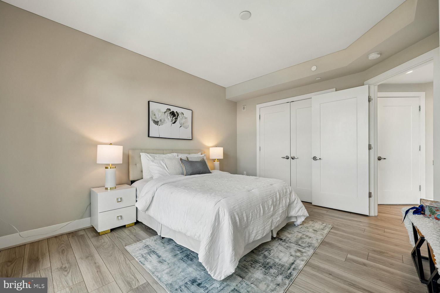 PIKE AND ROSE - Residential