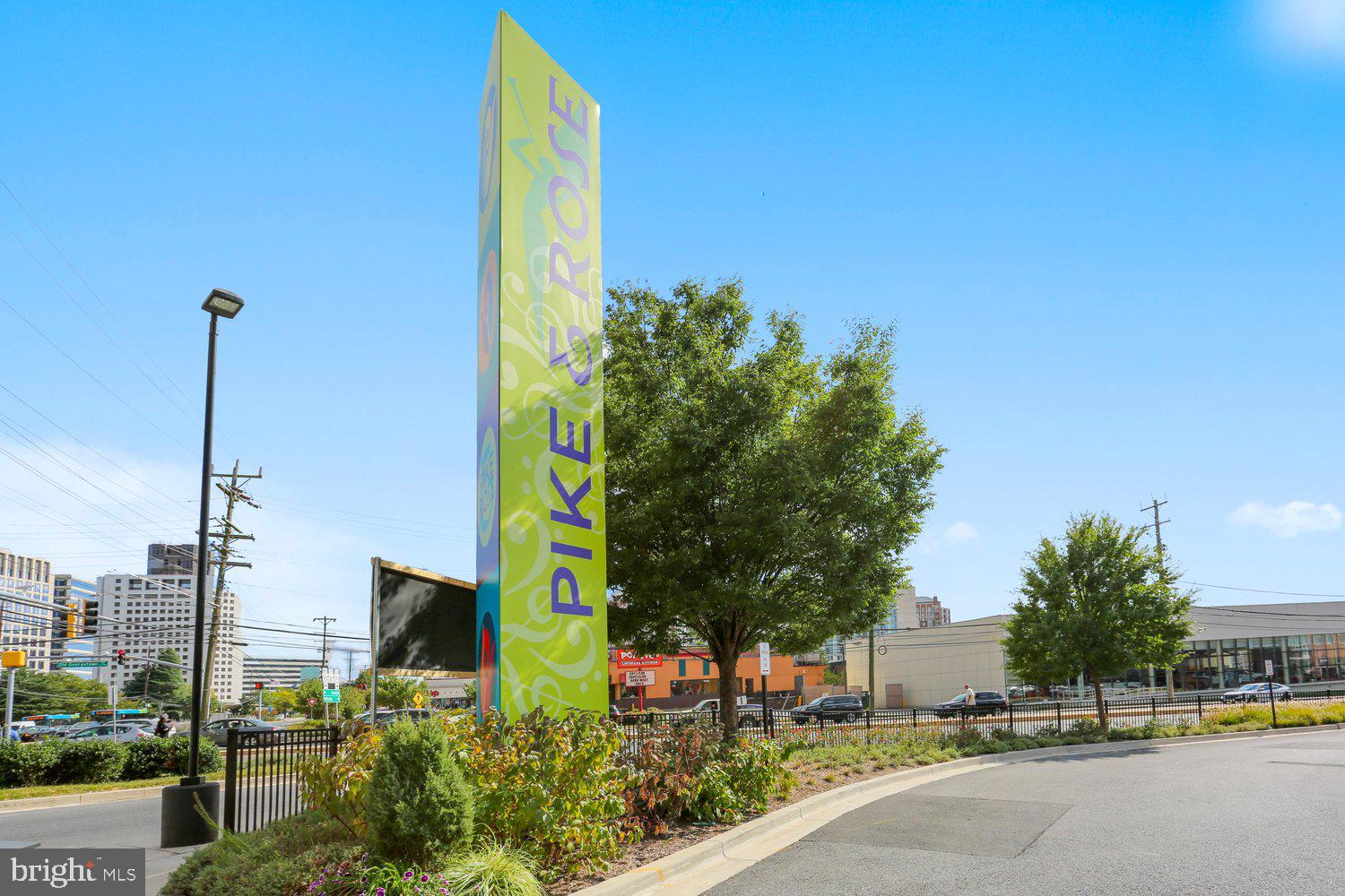 PIKE AND ROSE - Residential
