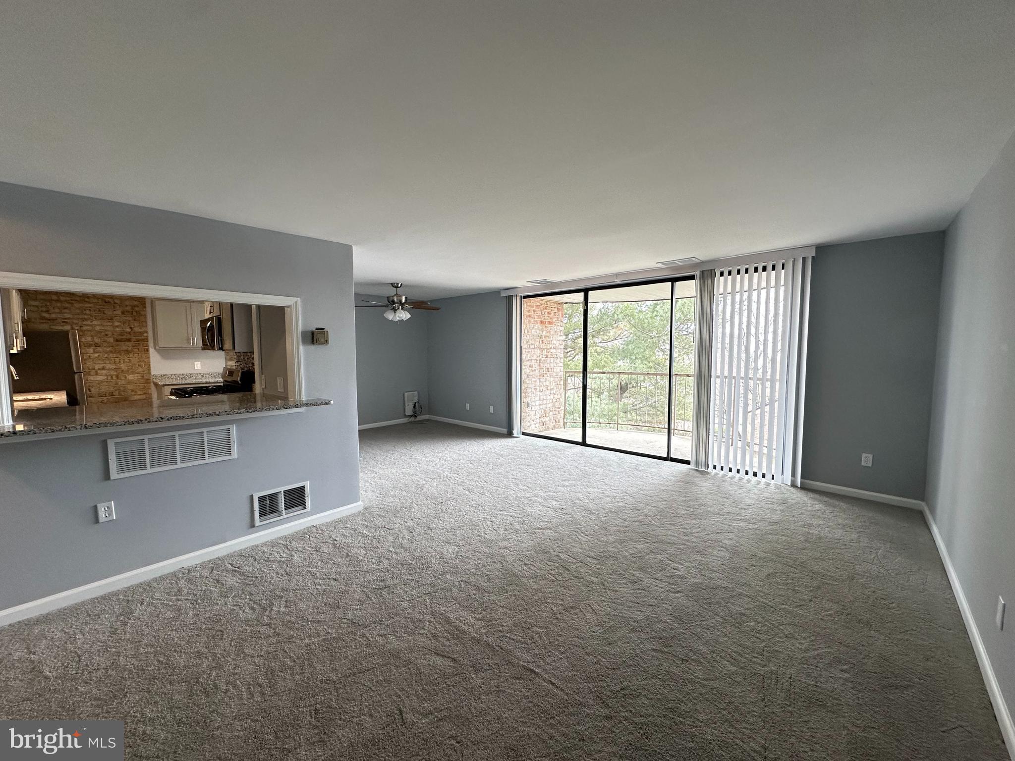 HUNTLEY SQUARE CONDOMINIUMS - Residential