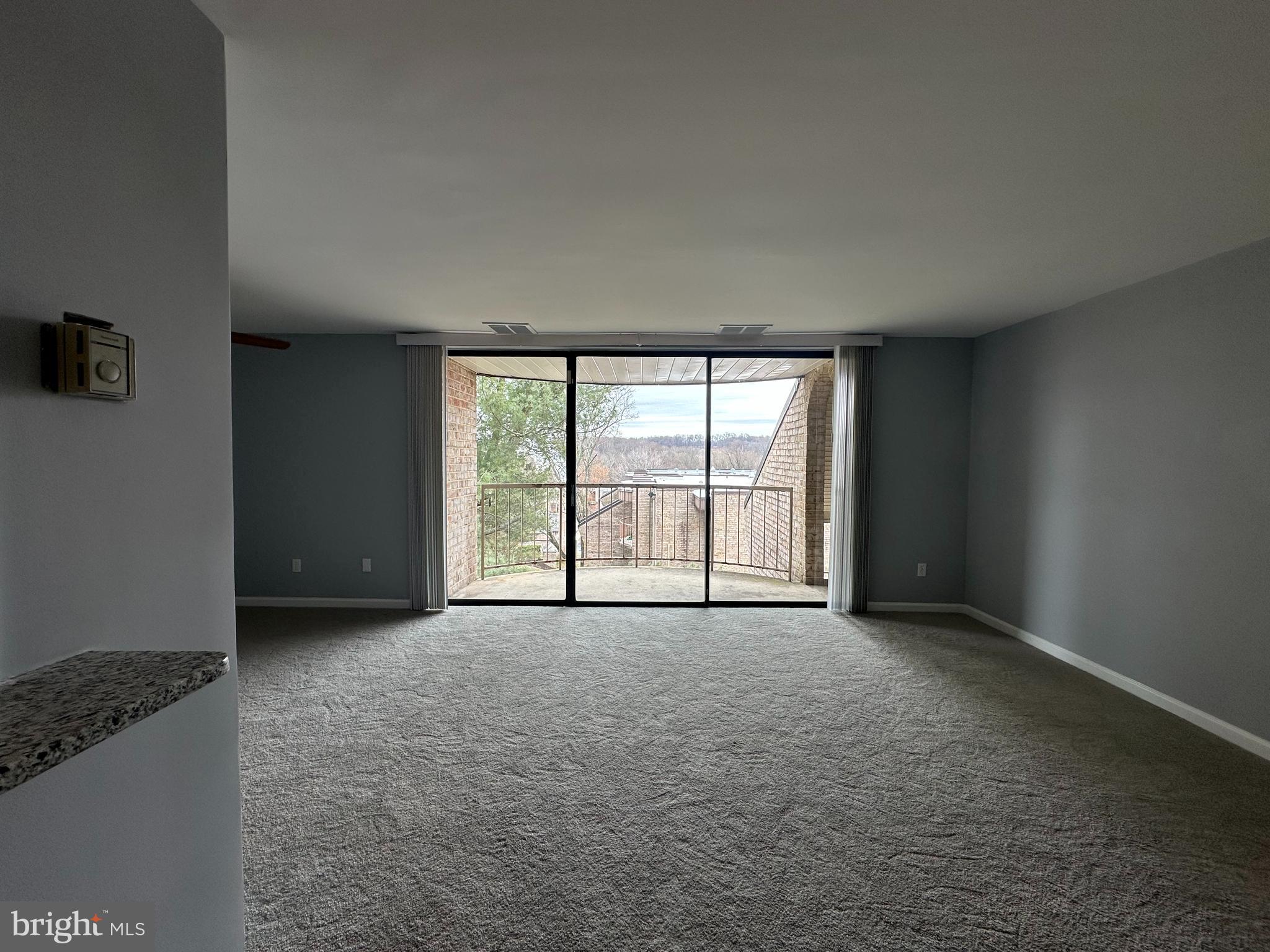 HUNTLEY SQUARE CONDOMINIUMS - Residential