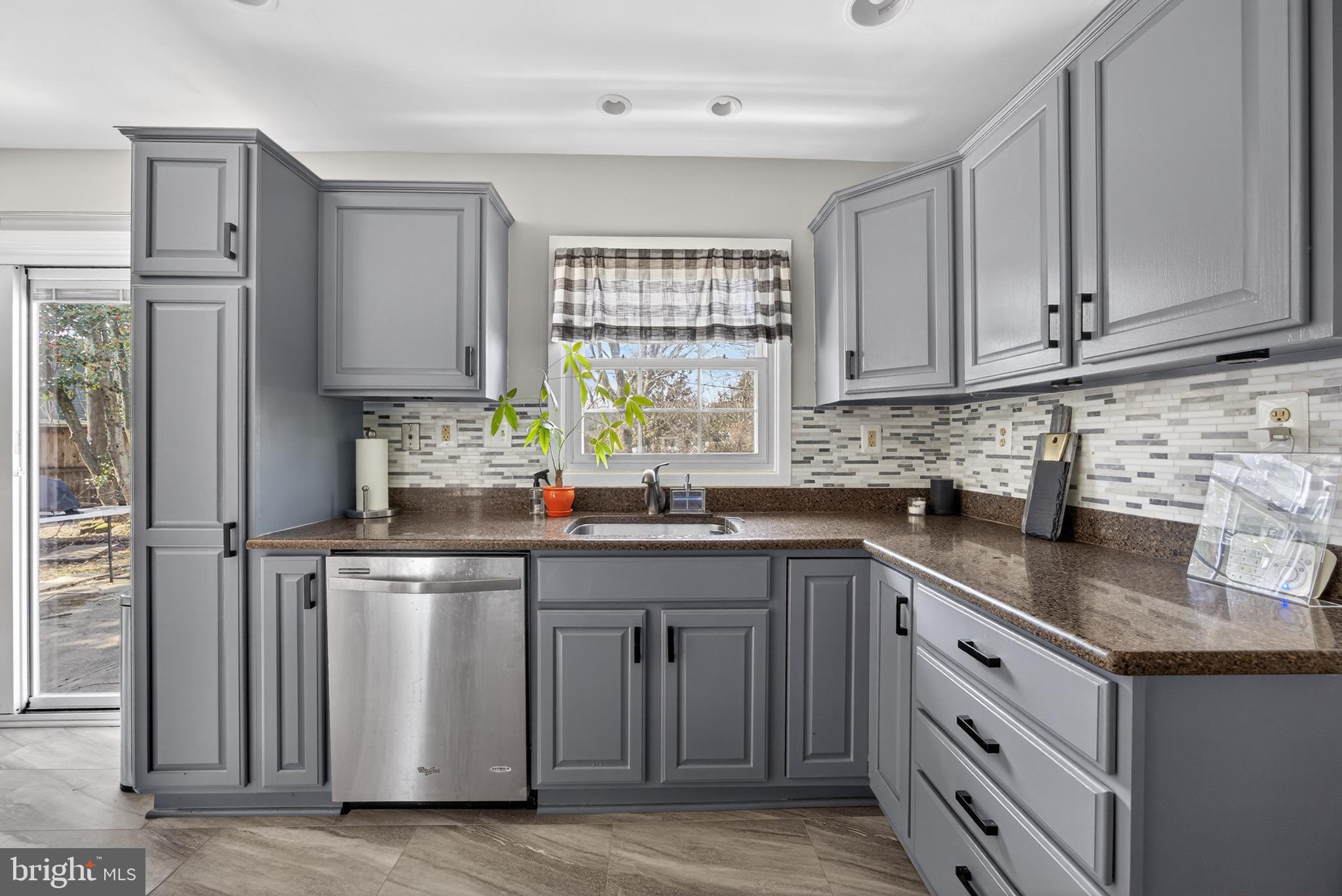 SOMERSET AT BELAIR - Residential