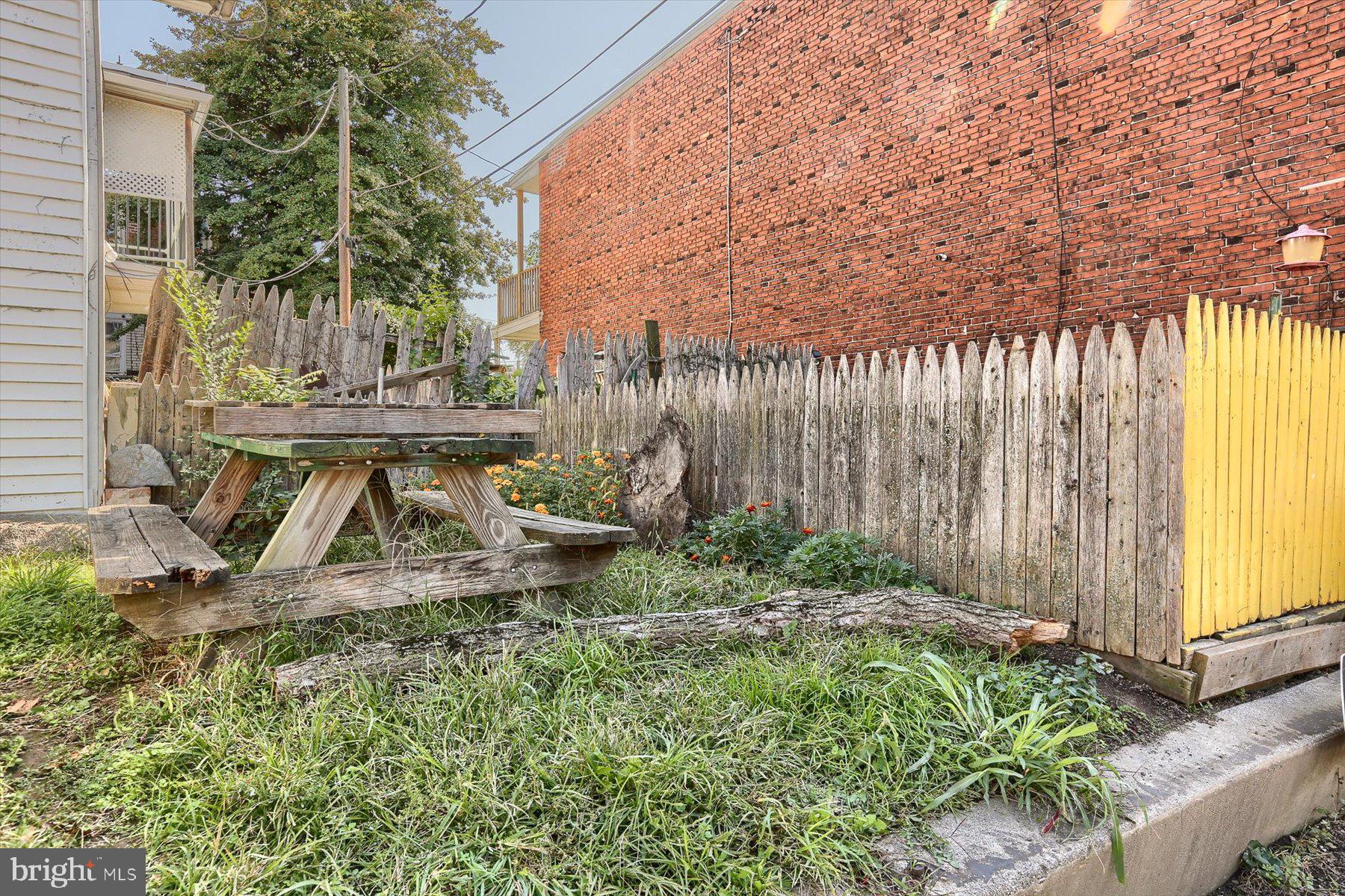ALLISON HILL - Residential