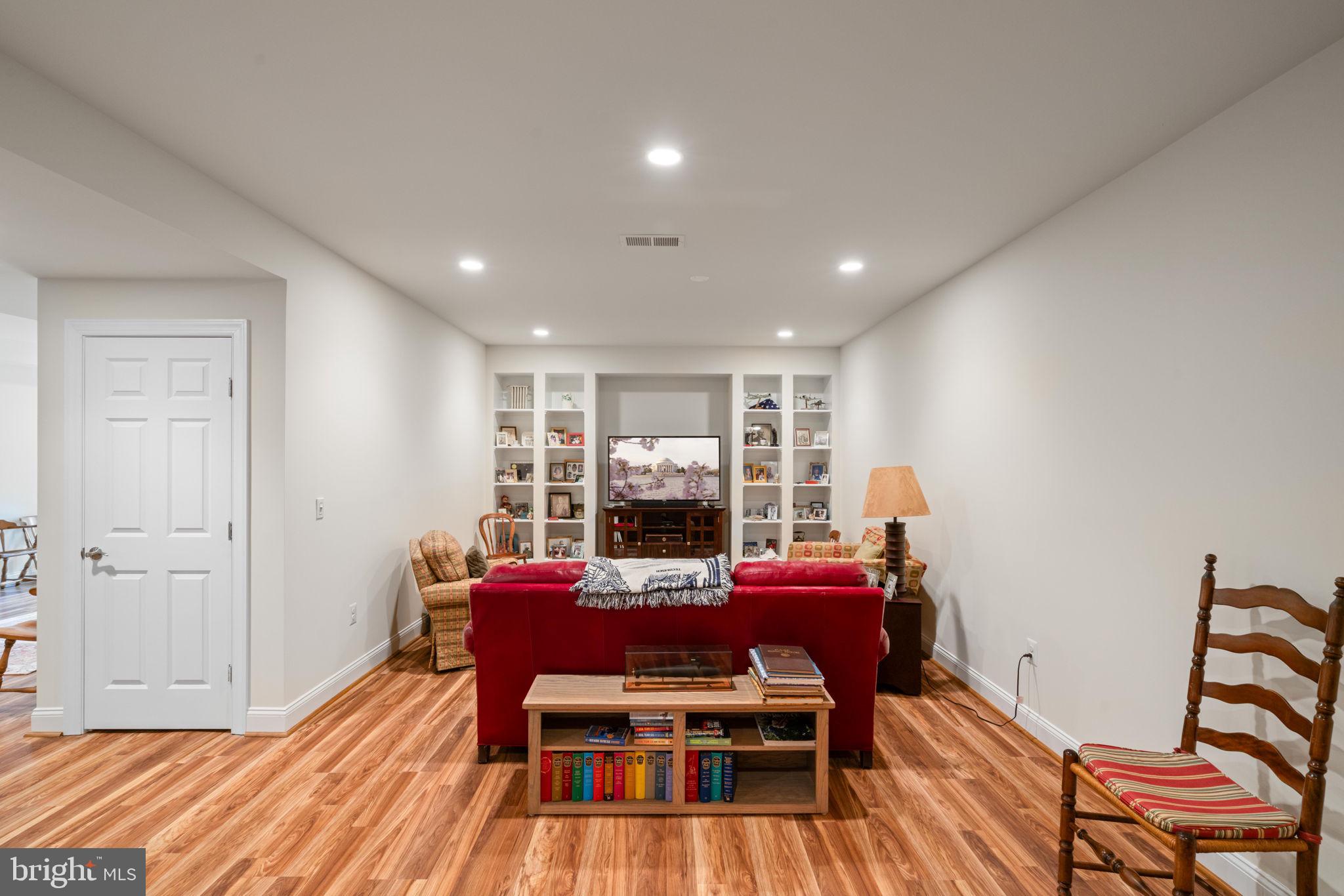 REGENCY AT ASHBURN - Residential