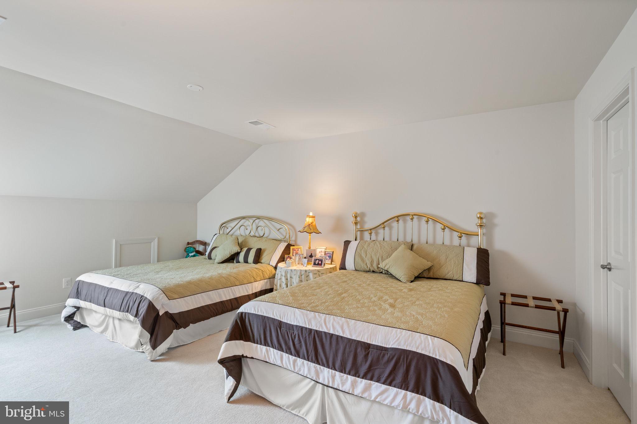 REGENCY AT ASHBURN - Residential