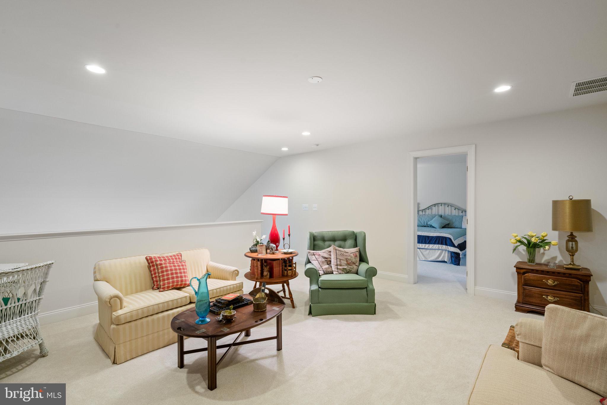 REGENCY AT ASHBURN - Residential