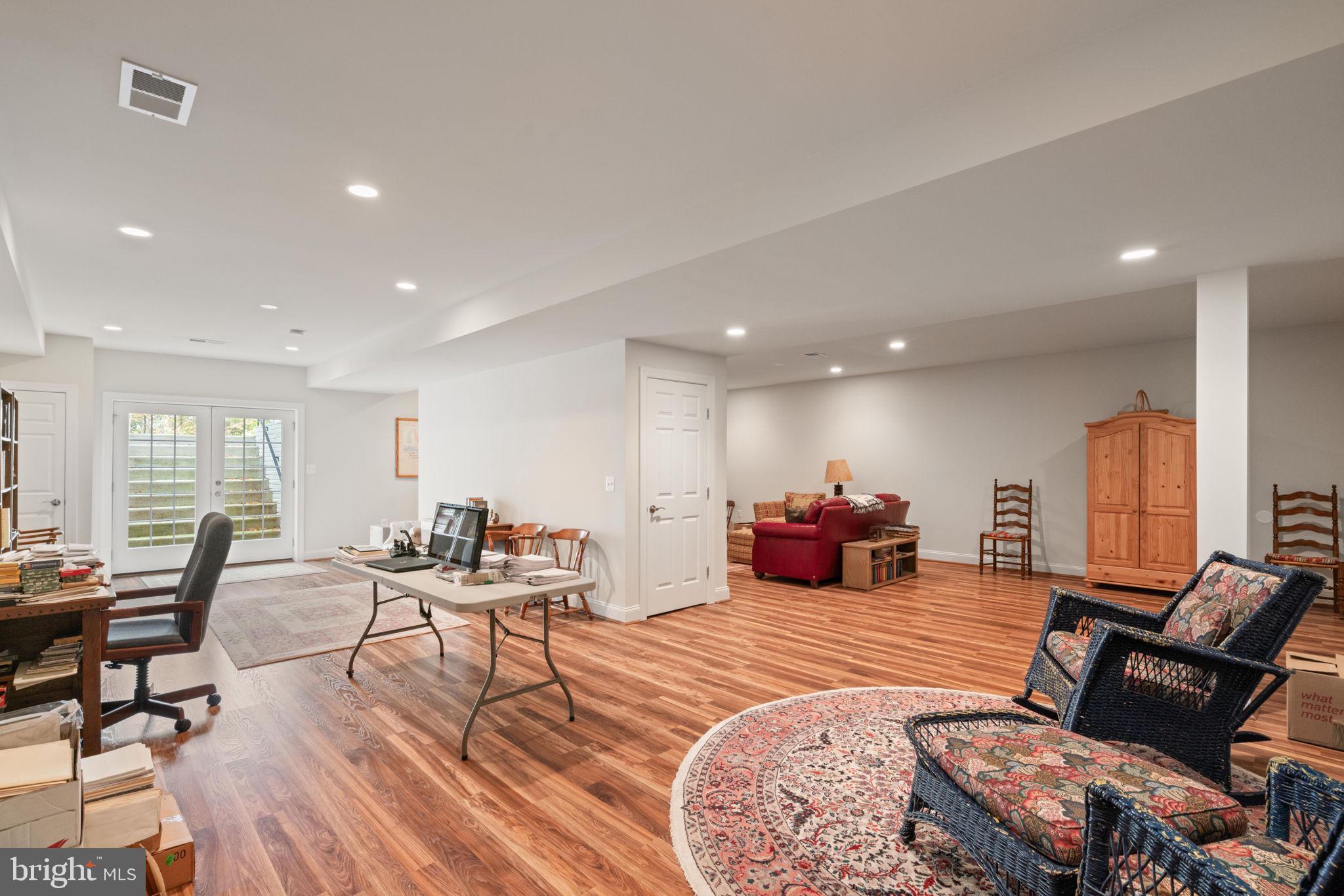 REGENCY AT ASHBURN - Residential