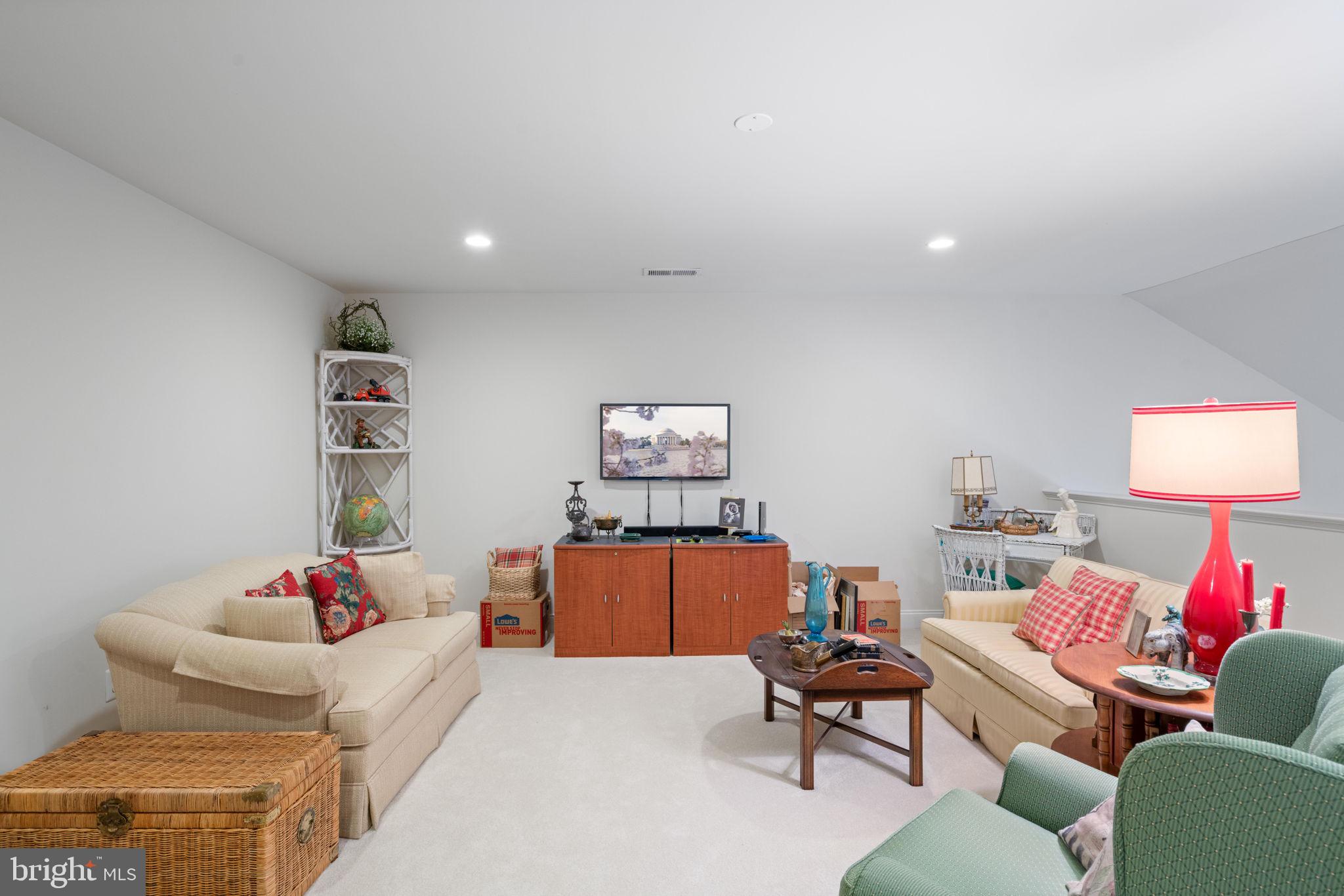 REGENCY AT ASHBURN - Residential