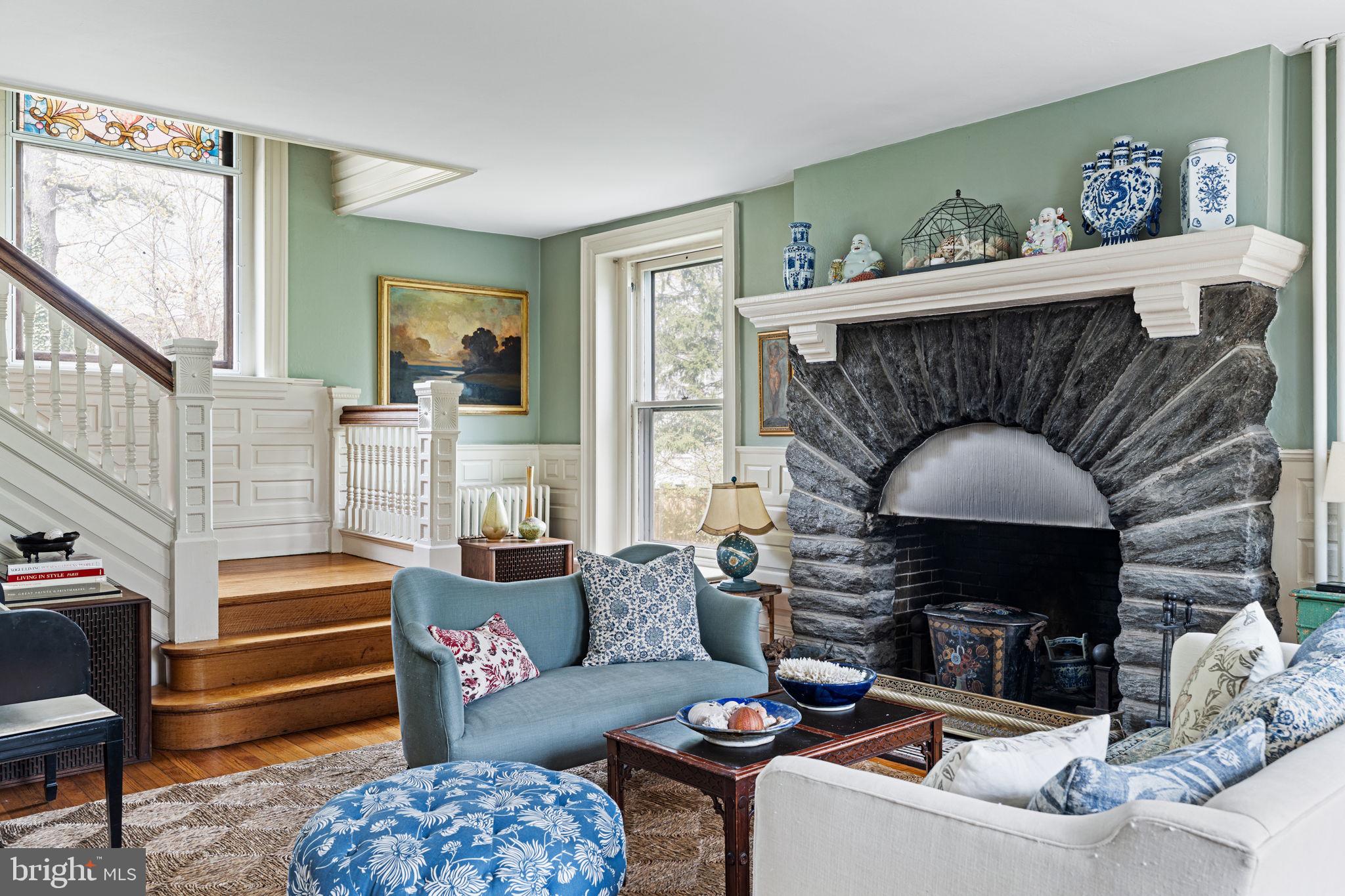 CHESTNUT HILL - Residential