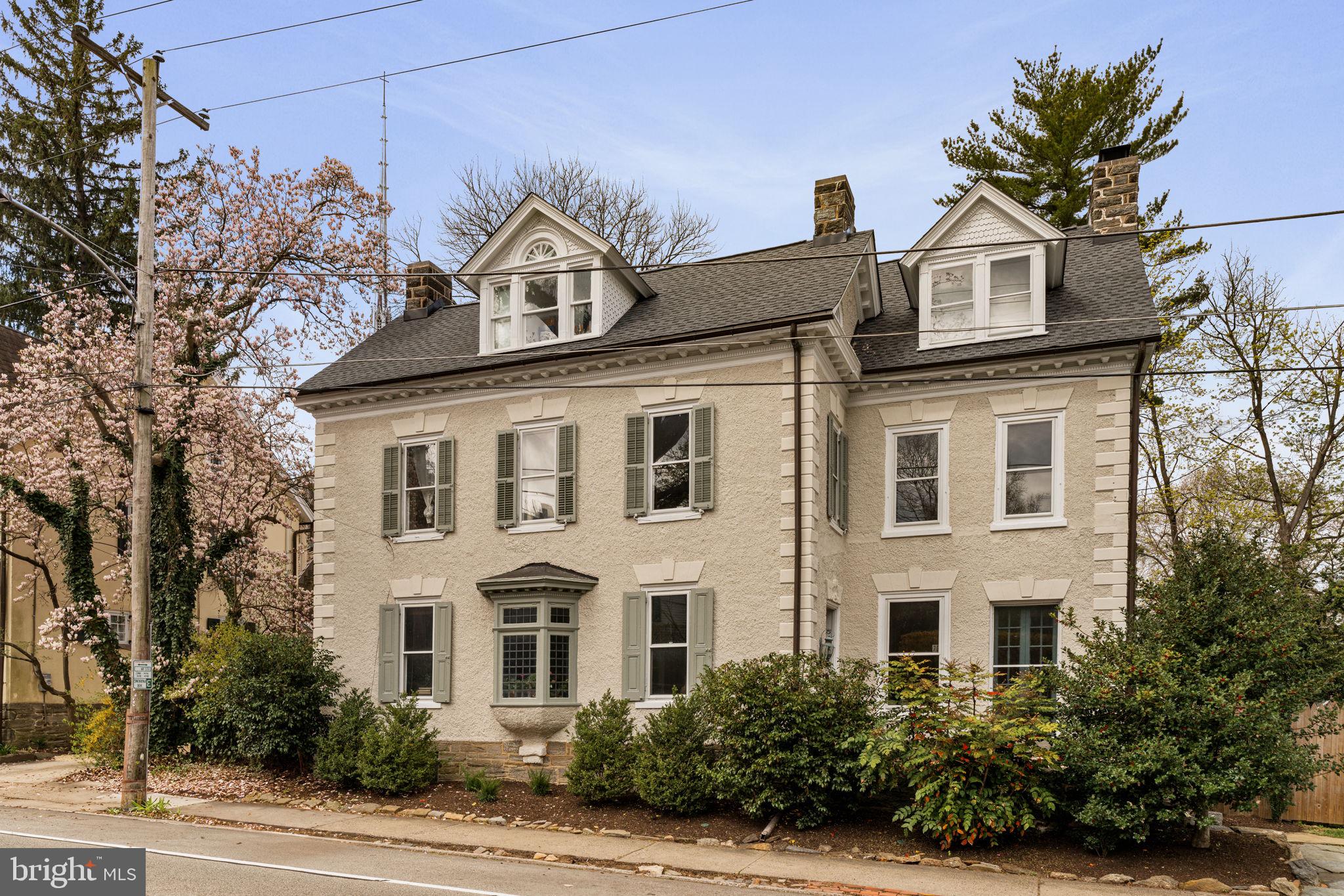CHESTNUT HILL - Residential