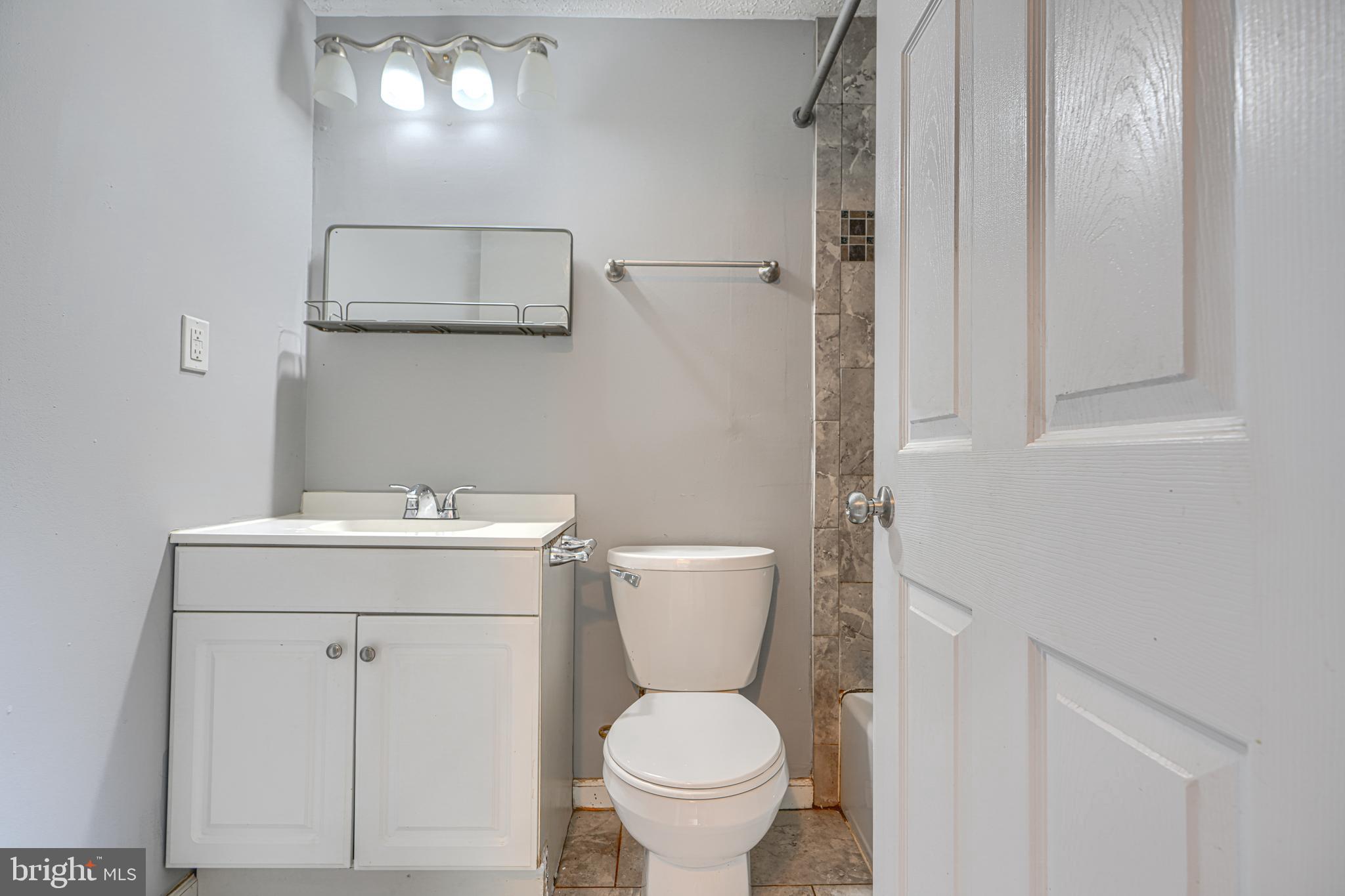 HALLFIELD MANOR - Residential