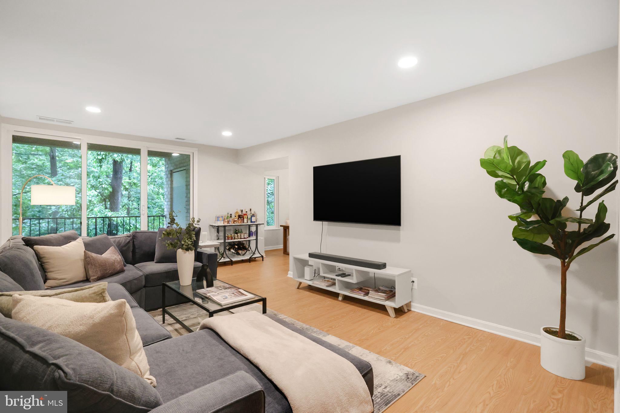 ARLINGTON - Residential