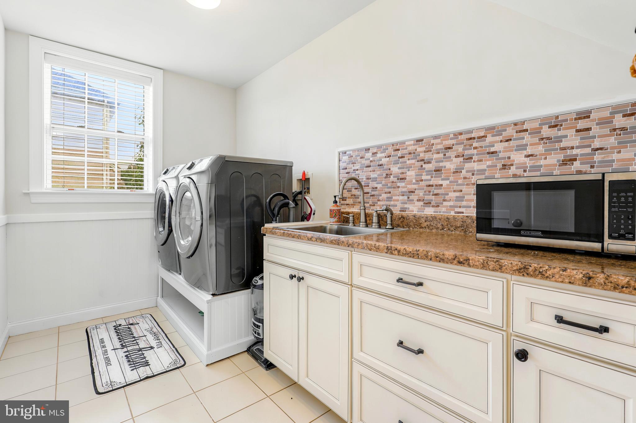 HORSHAM VALLEY ESTAT - Residential