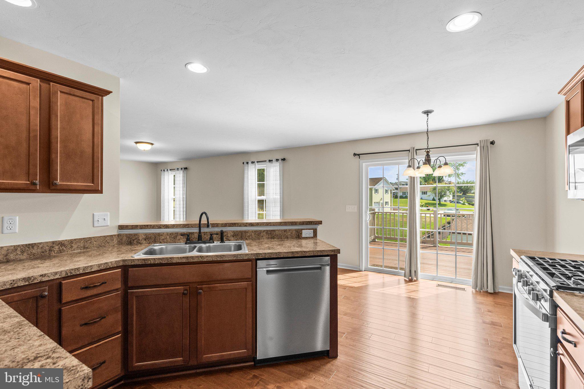 OAK HILLS - Residential