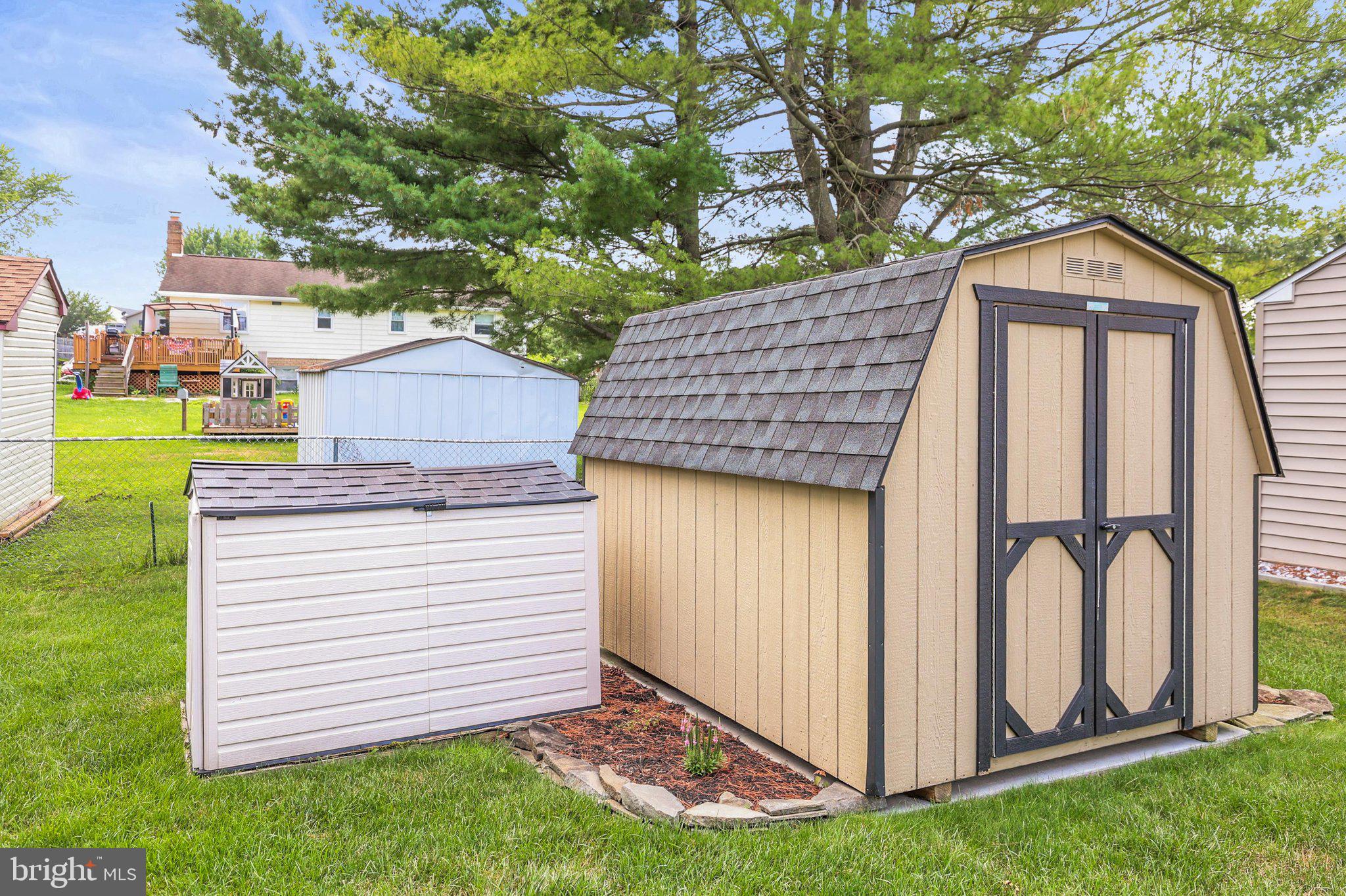 OAK HILLS - Residential