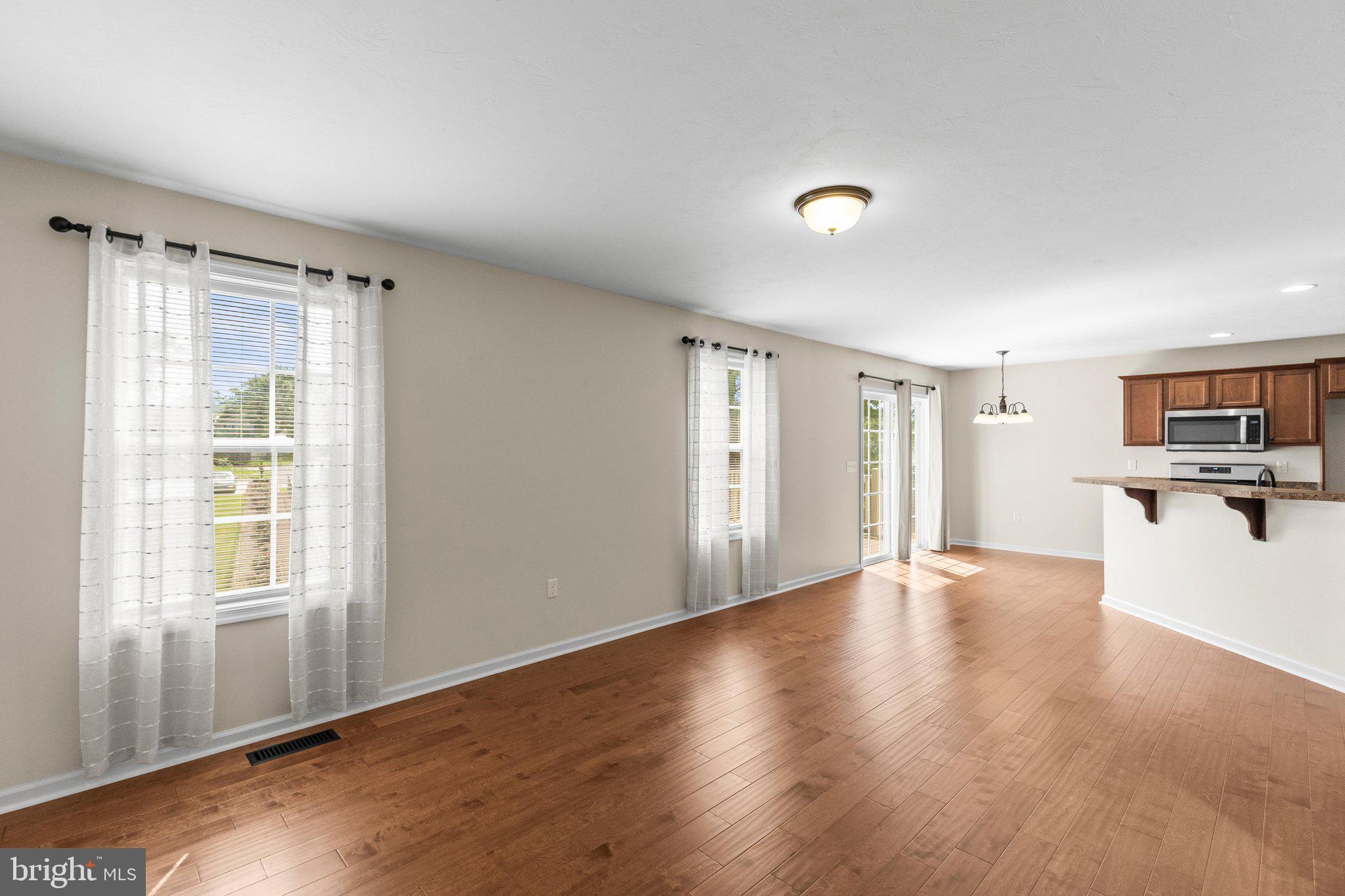 OAK HILLS - Residential
