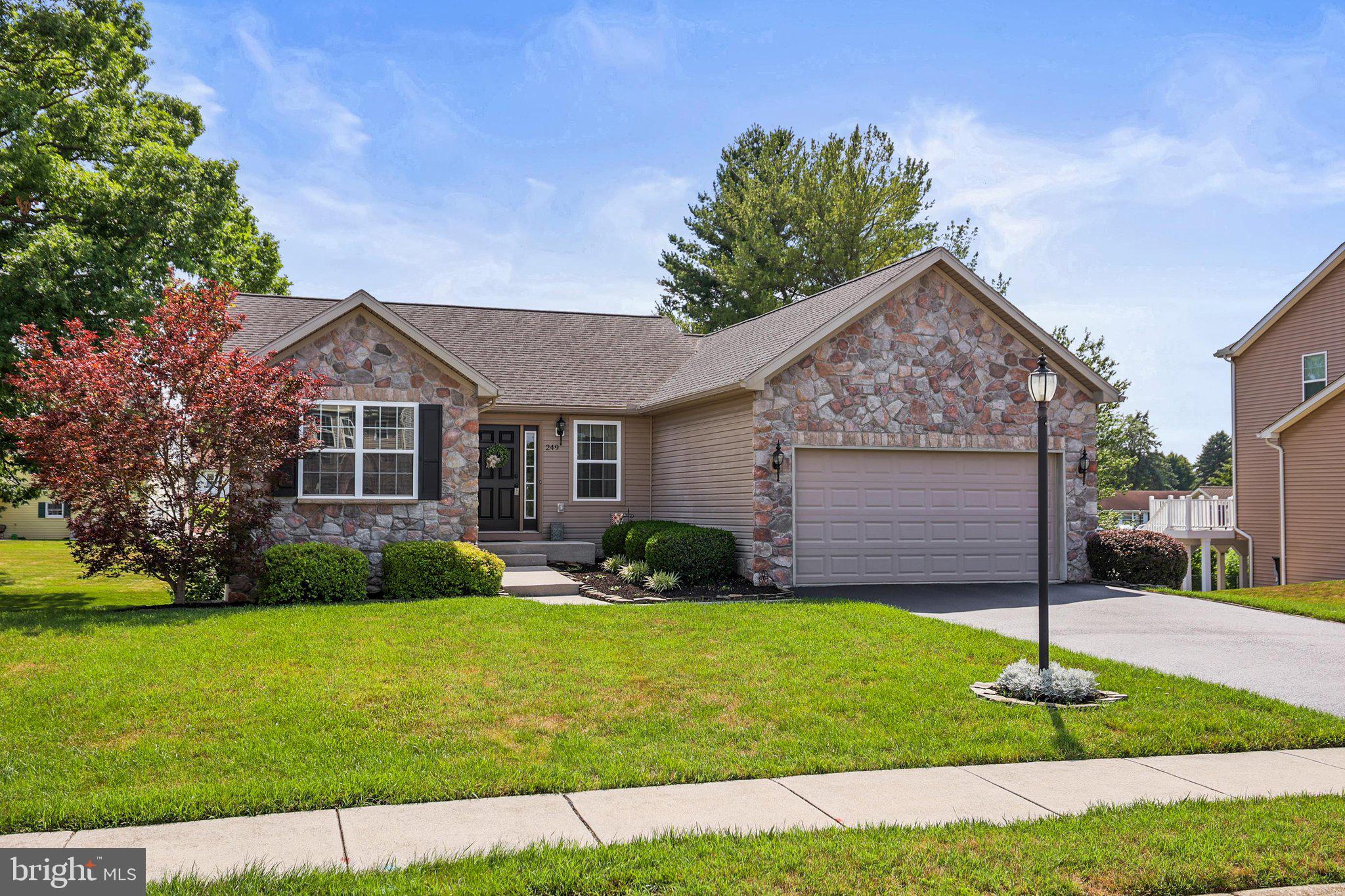 OAK HILLS - Residential
