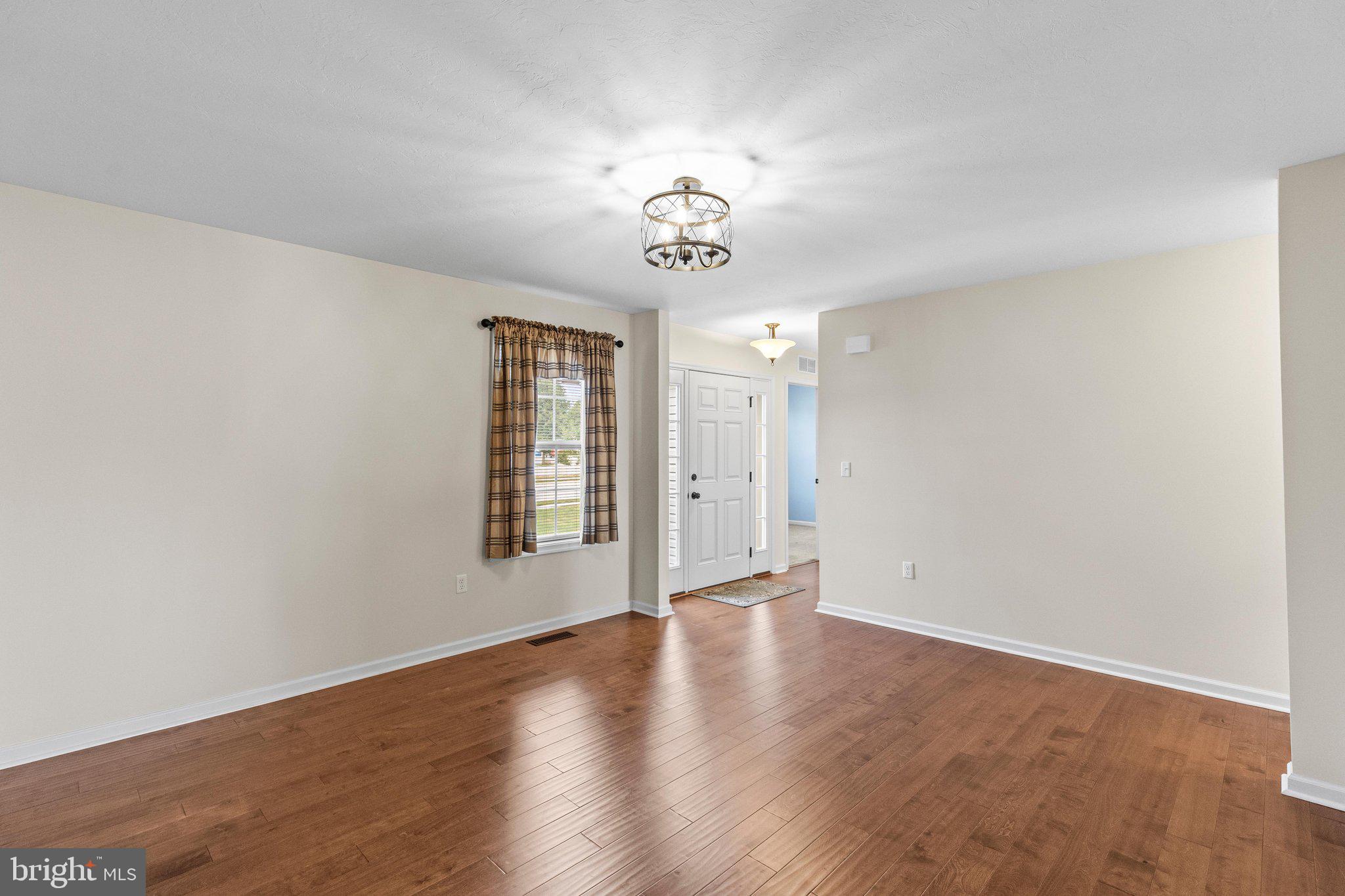OAK HILLS - Residential
