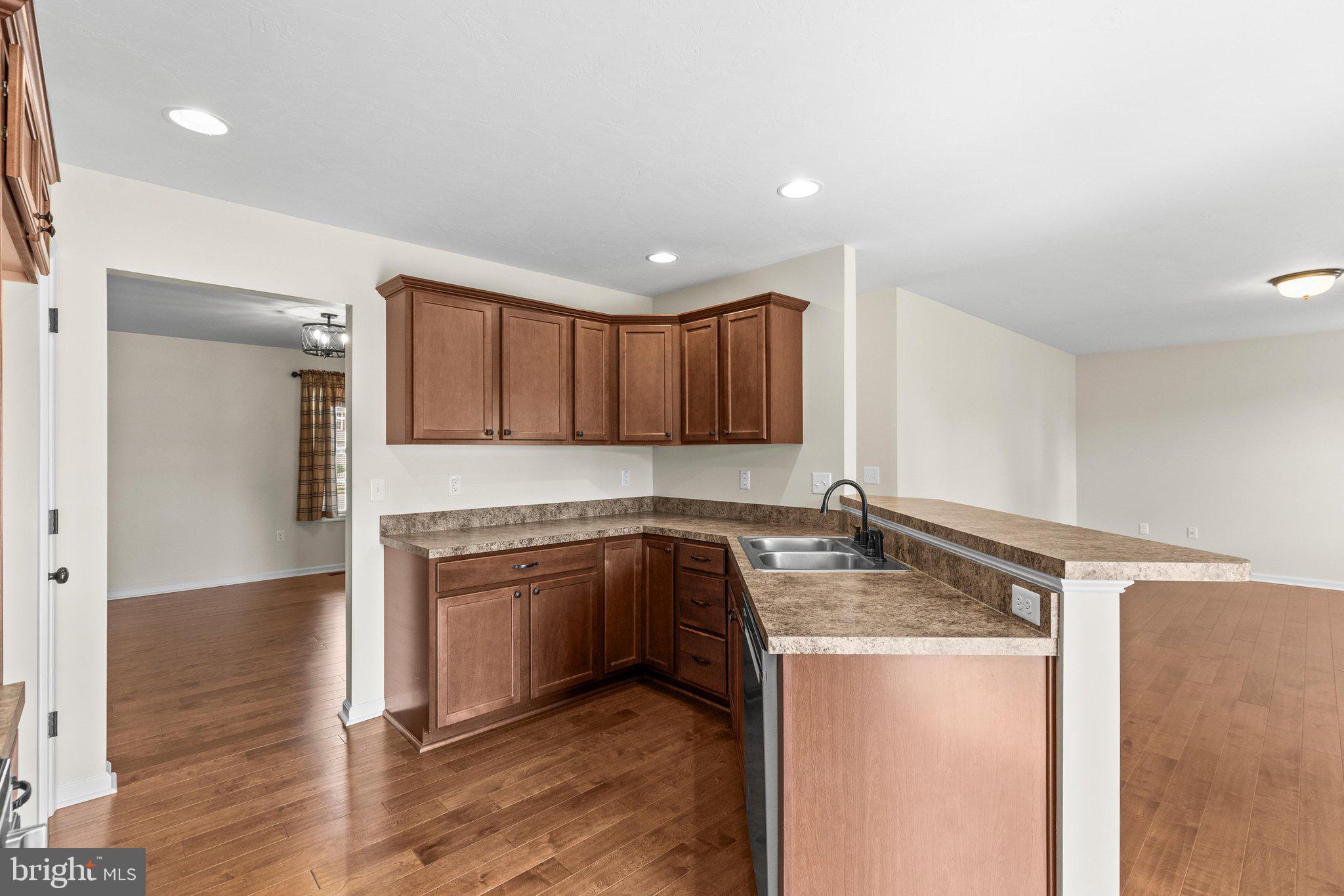 OAK HILLS - Residential