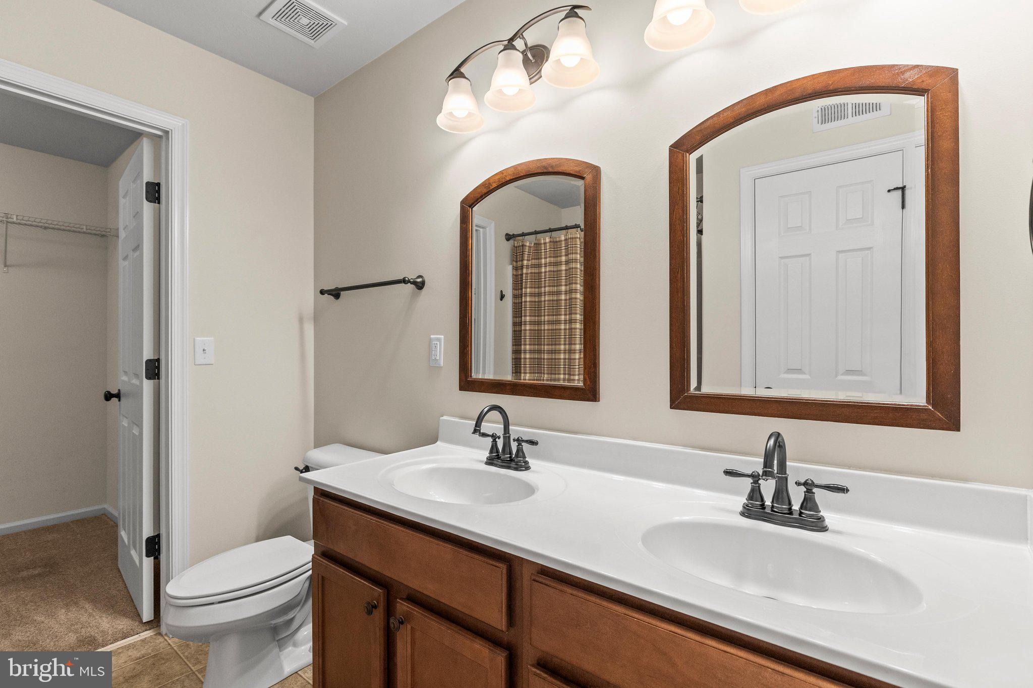OAK HILLS - Residential