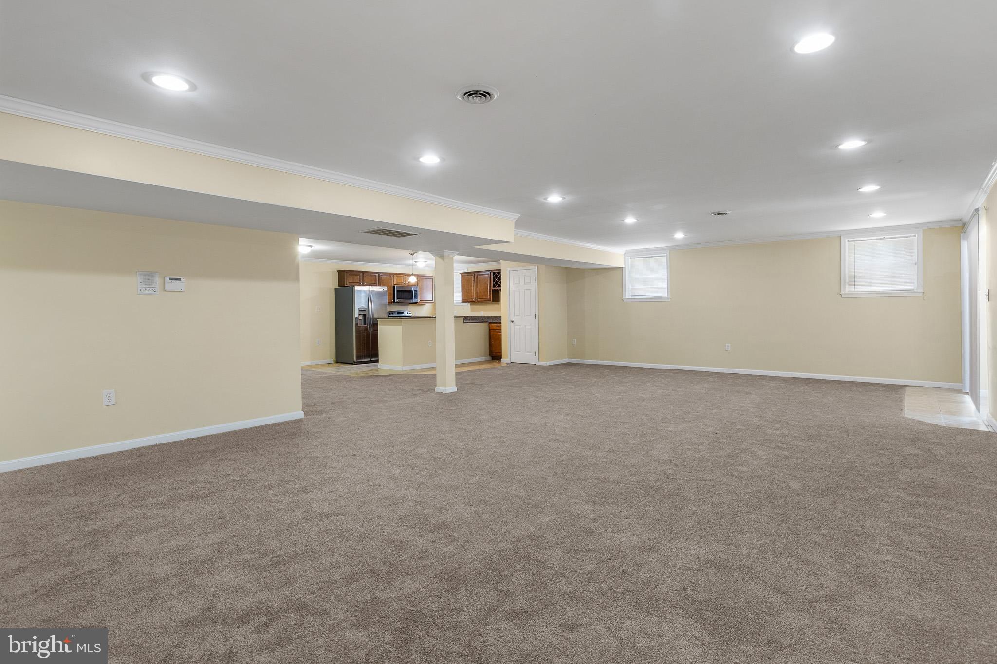 TWIN LAKES - Residential