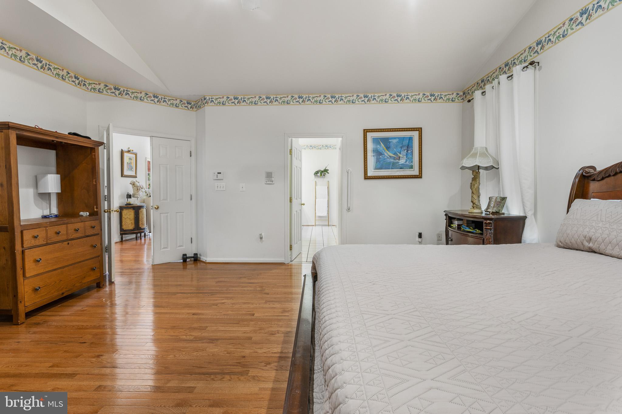 TWIN LAKES - Residential