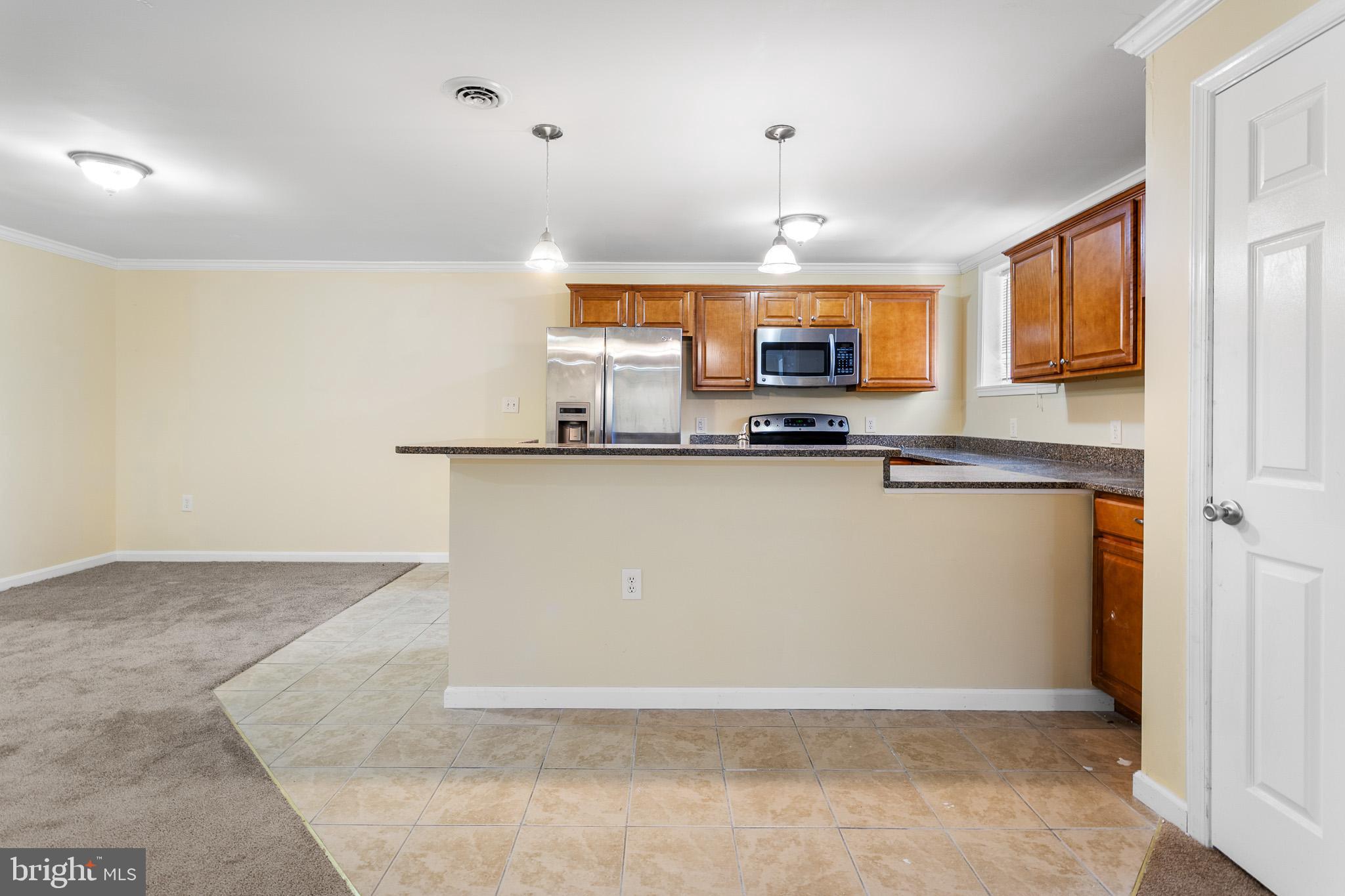 TWIN LAKES - Residential