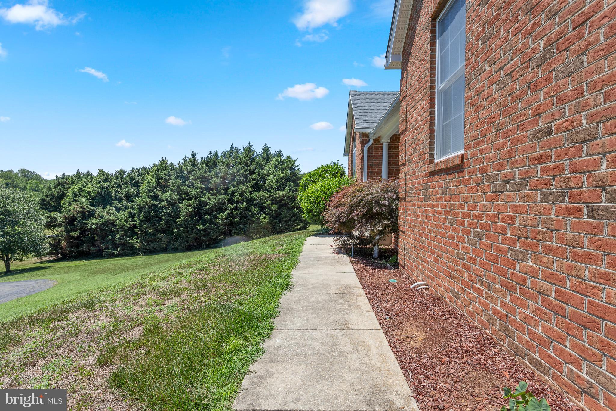 TWIN LAKES - Residential