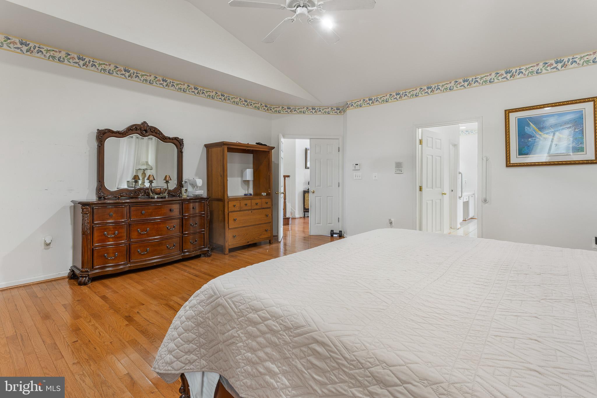 TWIN LAKES - Residential