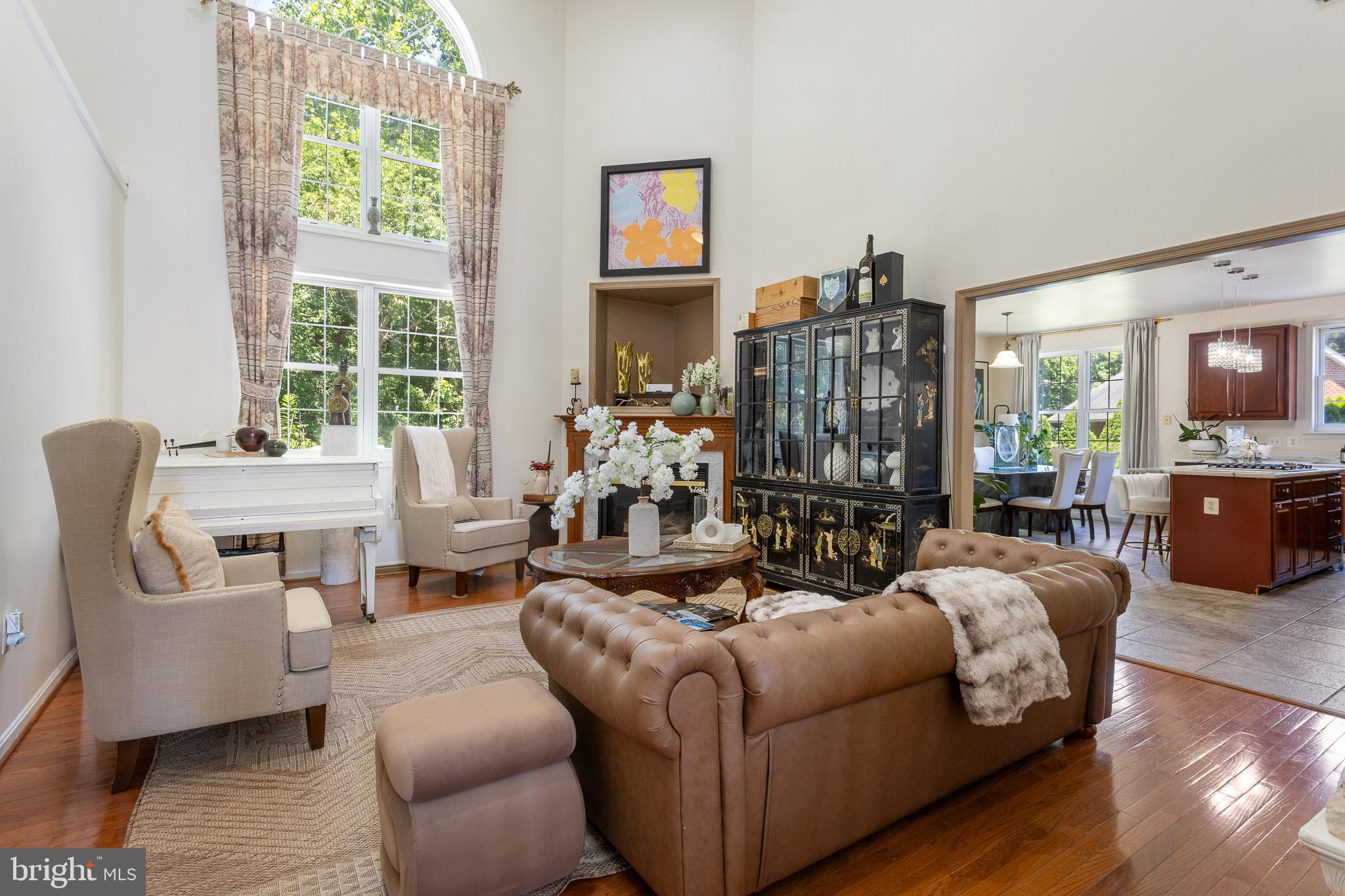 TWIN LAKES - Residential
