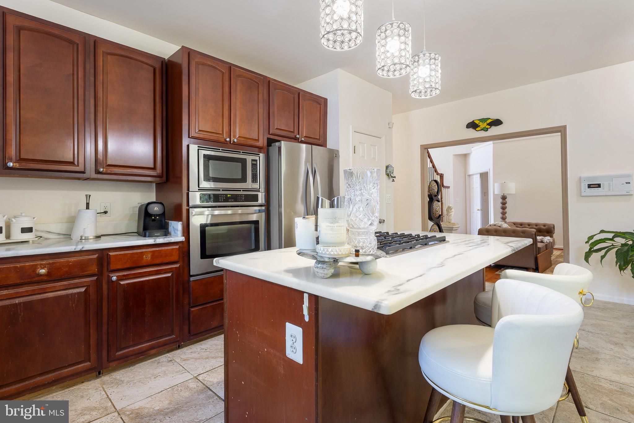 TWIN LAKES - Residential