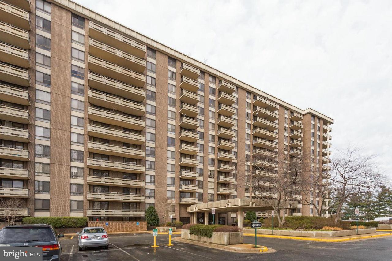 ENCORE OF MCLEAN - Residential