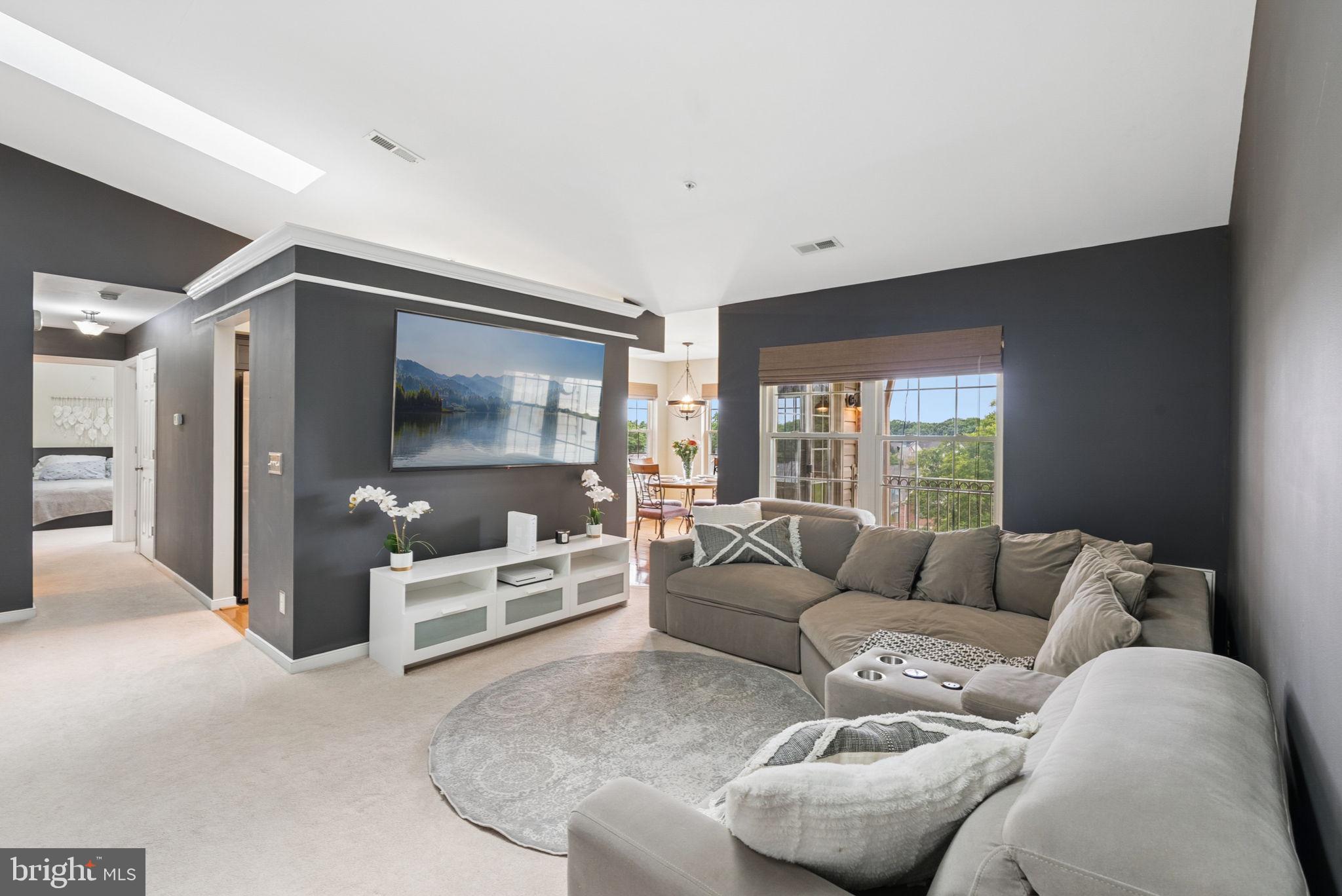 POND CONDOMINIUMS - Residential