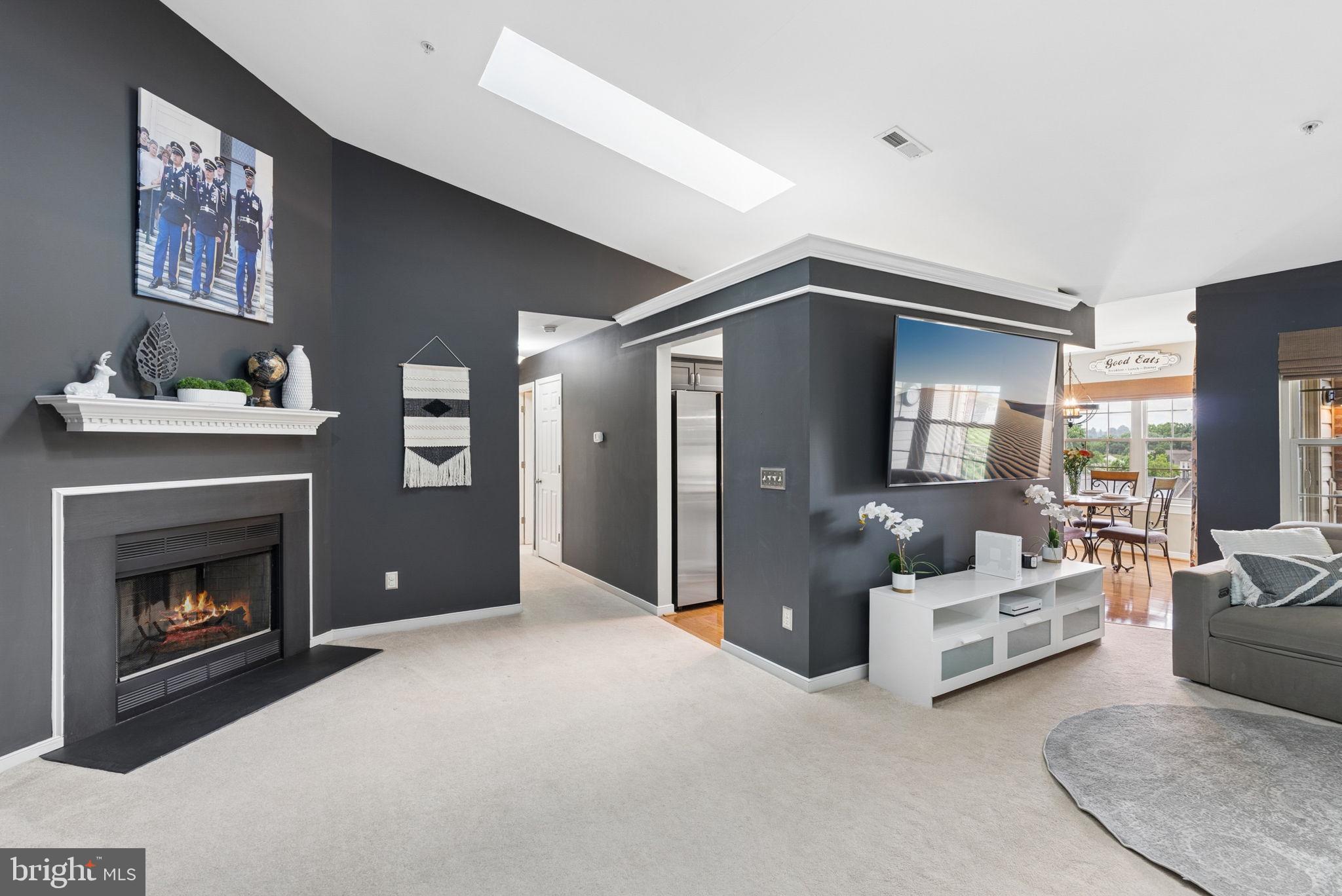 POND CONDOMINIUMS - Residential