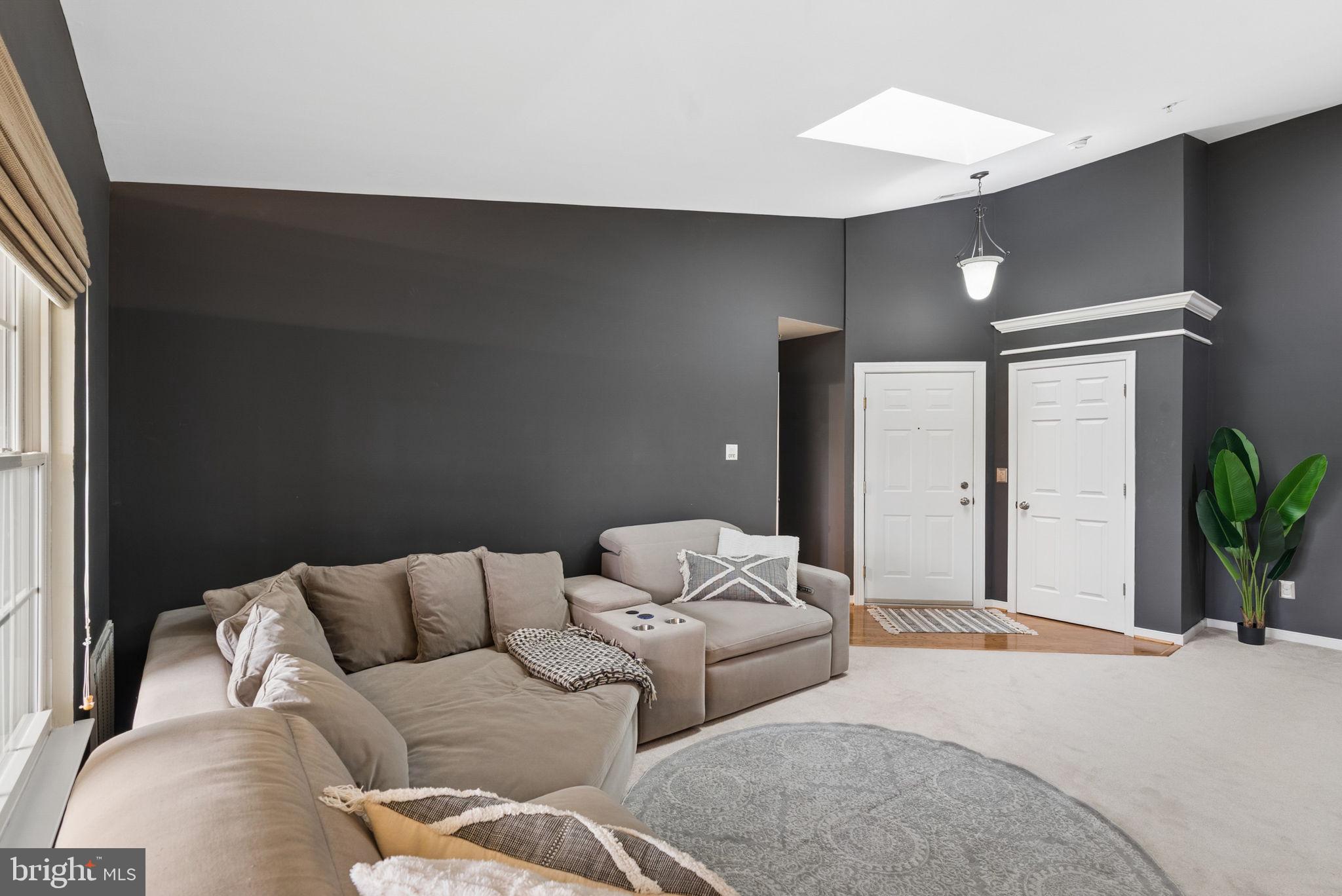 POND CONDOMINIUMS - Residential