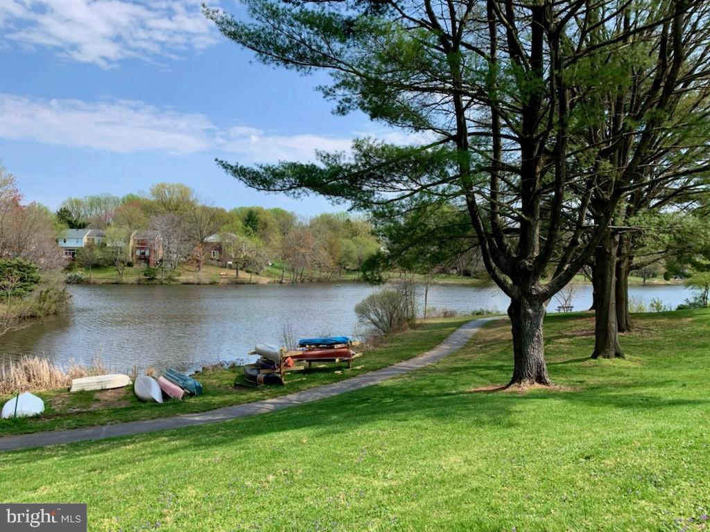 LAKE BRADDOCK - Residential
