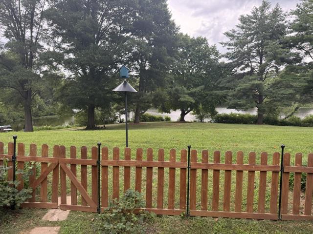 LAKE BRADDOCK - Residential