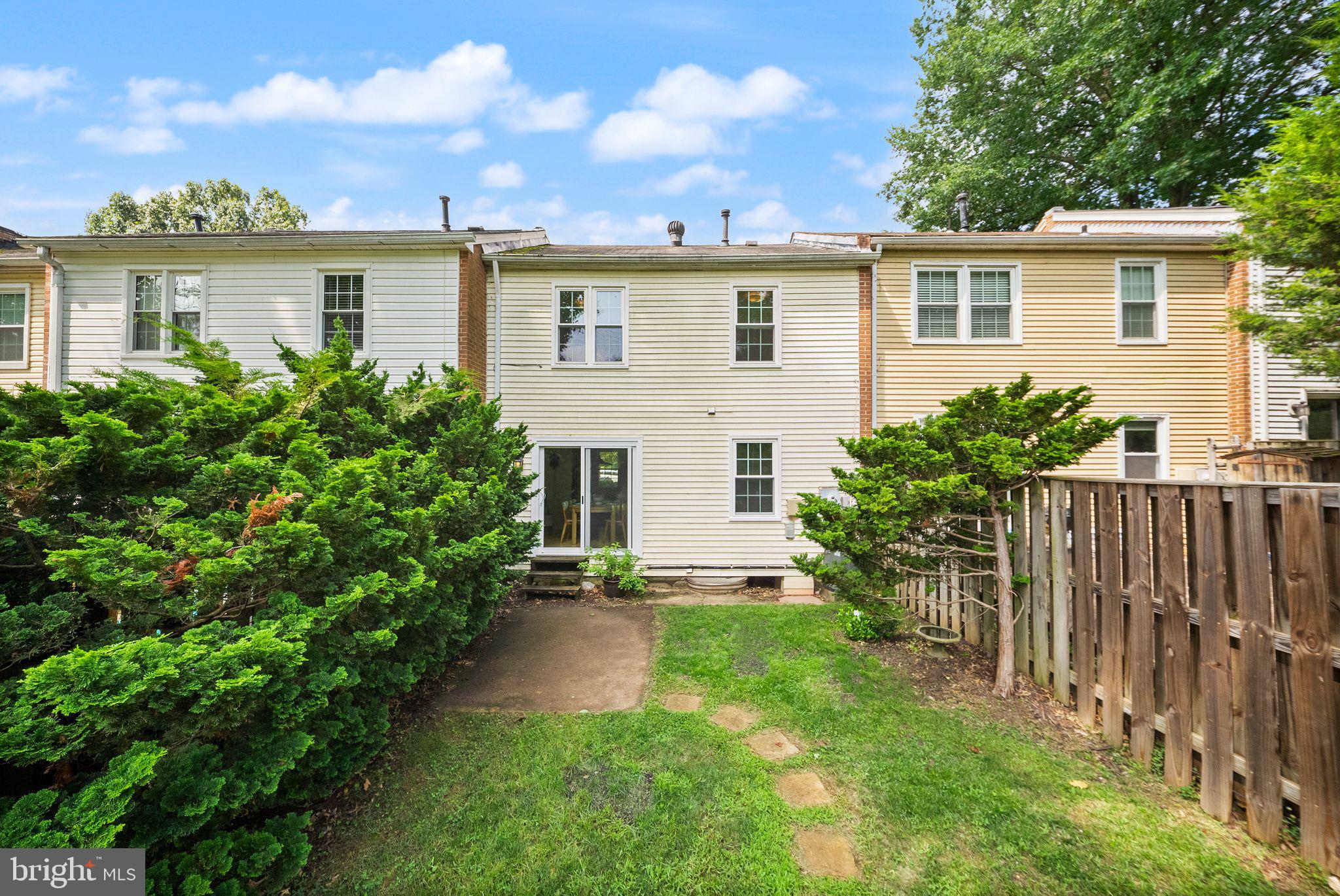 LAKE BRADDOCK - Residential