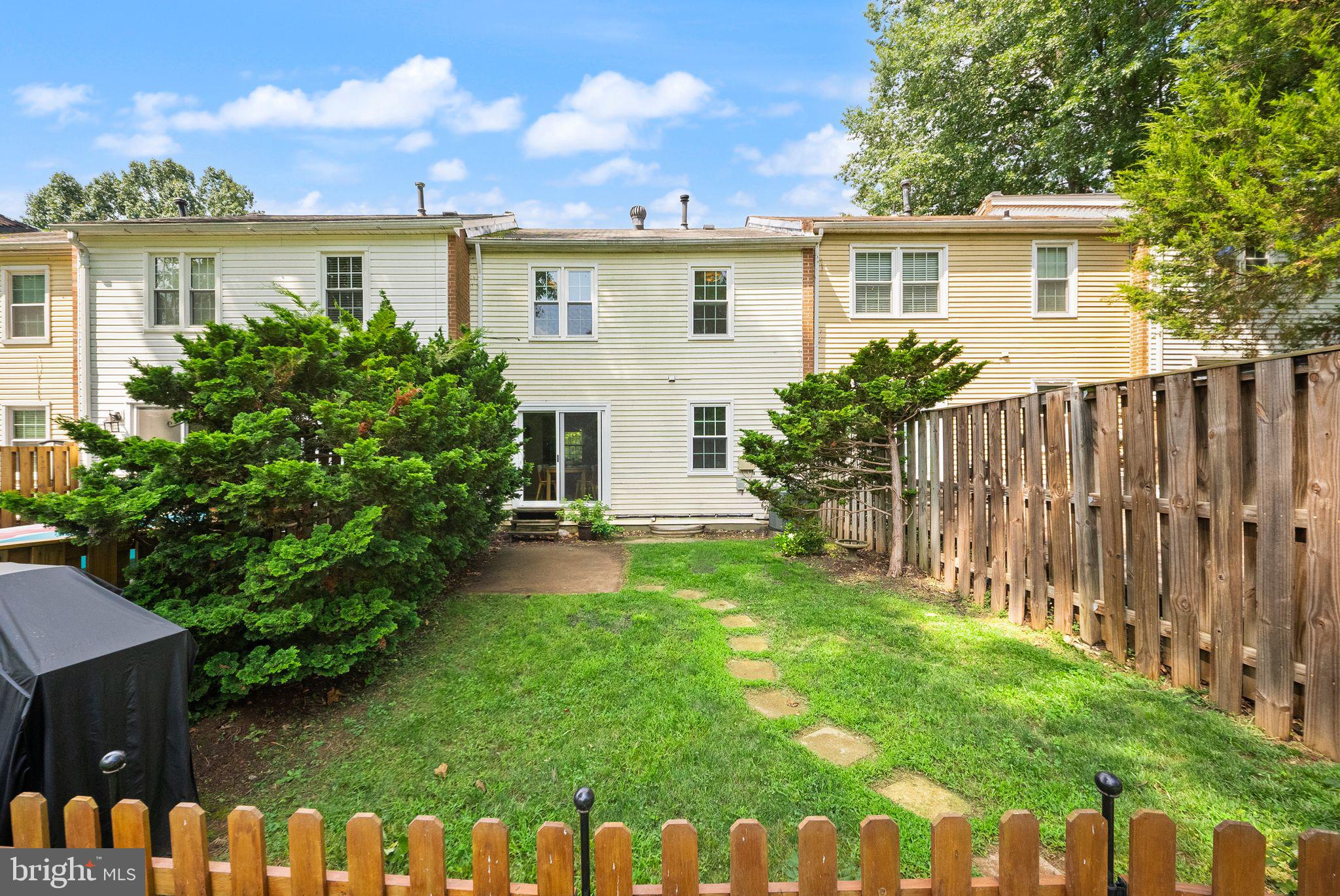 LAKE BRADDOCK - Residential