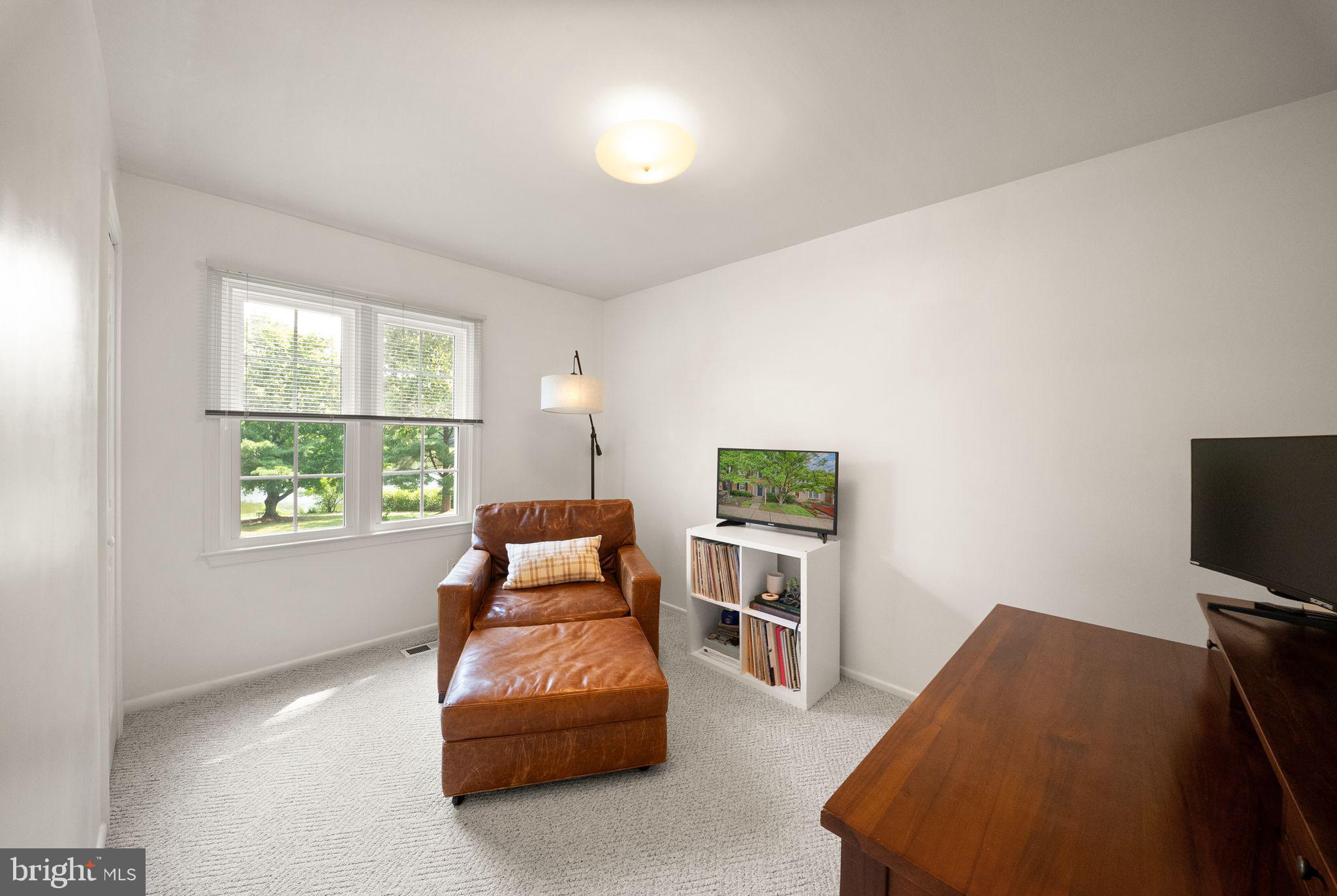LAKE BRADDOCK - Residential