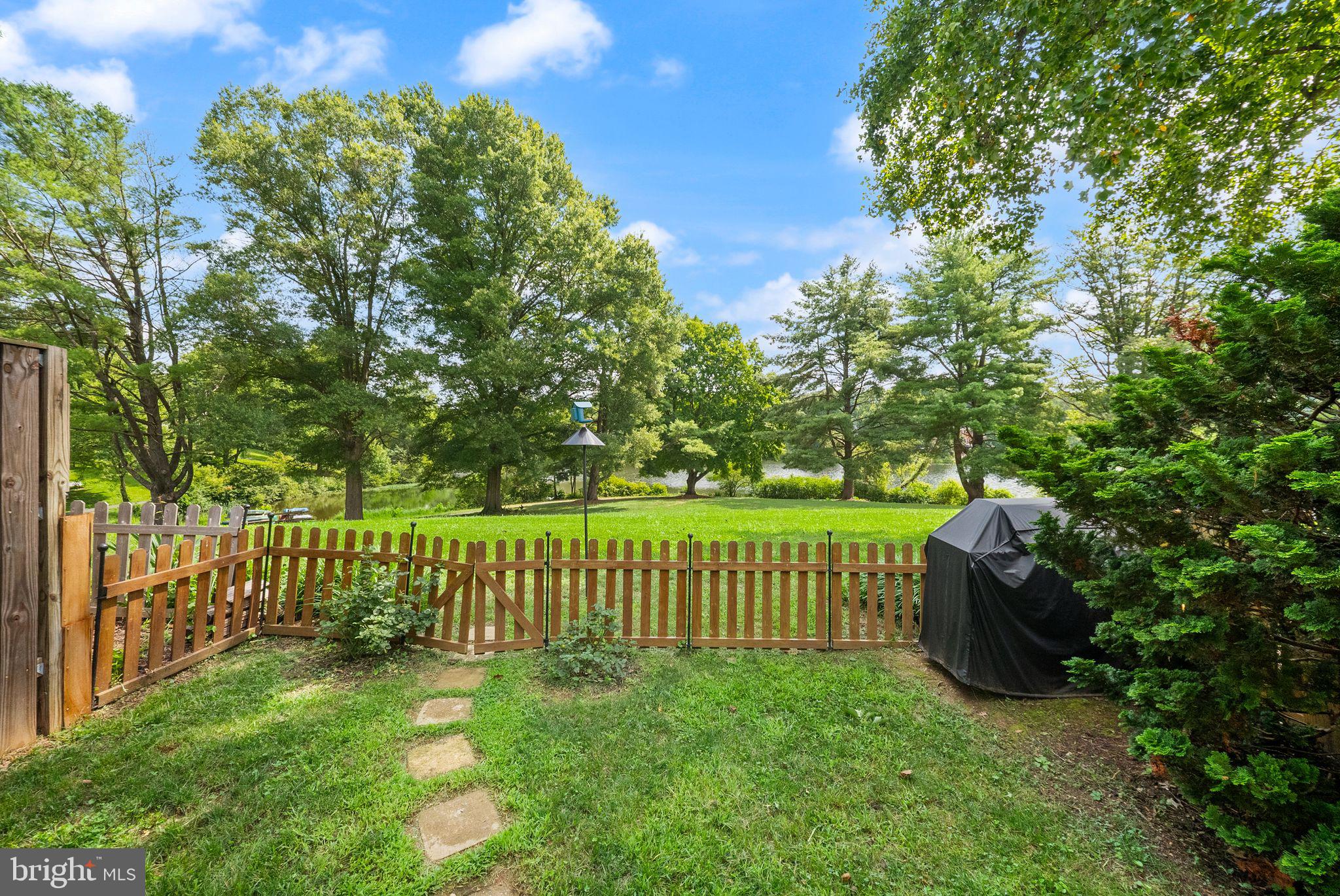LAKE BRADDOCK - Residential